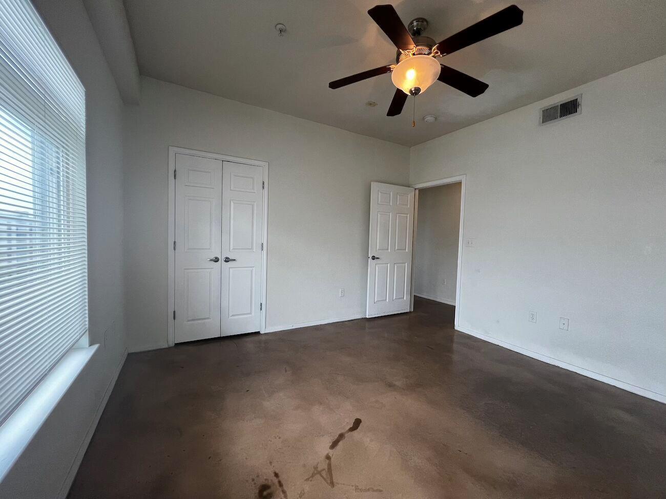 910 W 25th St #607 Property Photo 16