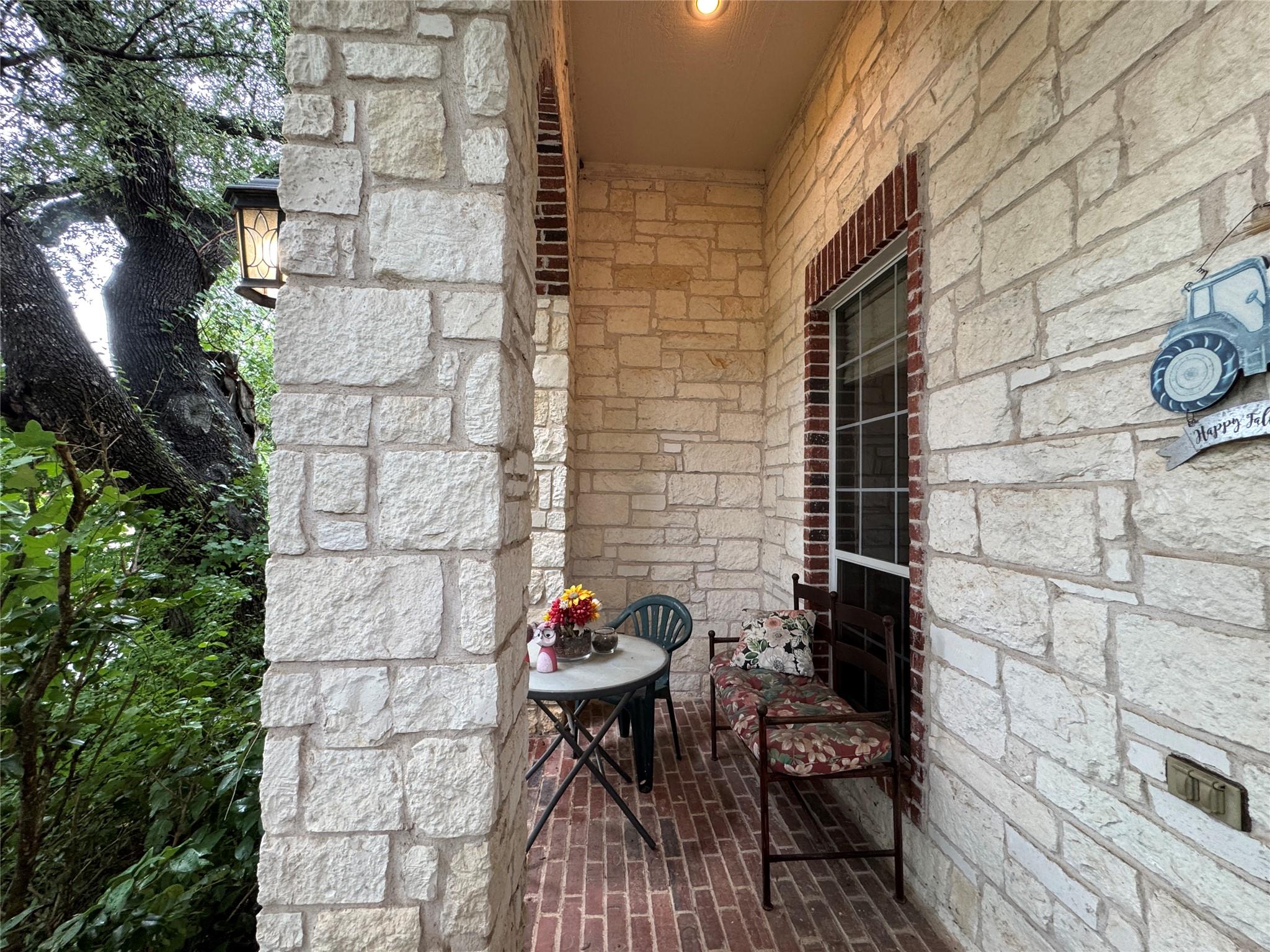 2704 Dagama Ct Property Photo 2
