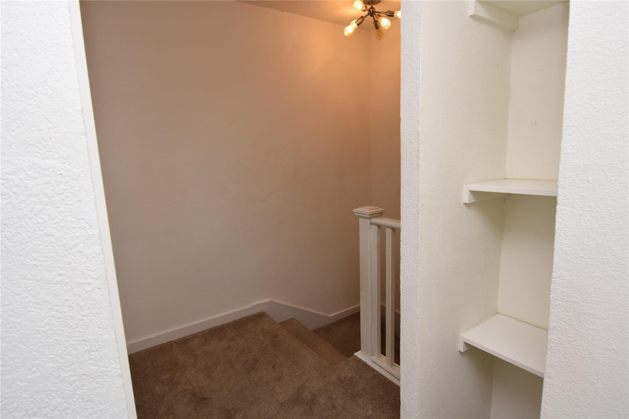 300 E Croslin St #114 Property Photo 9