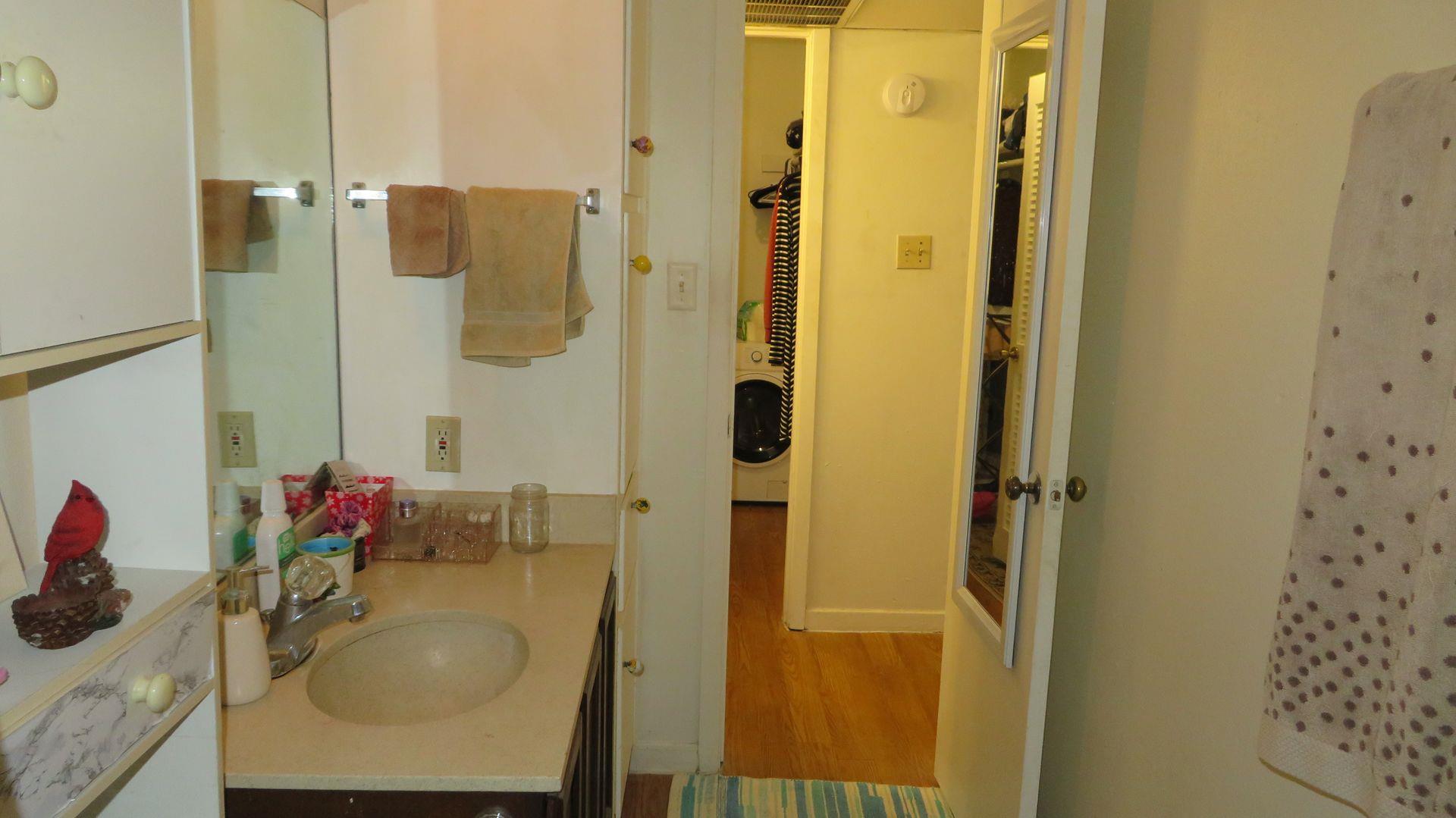 1000 W 26th St #217 Property Photo 19
