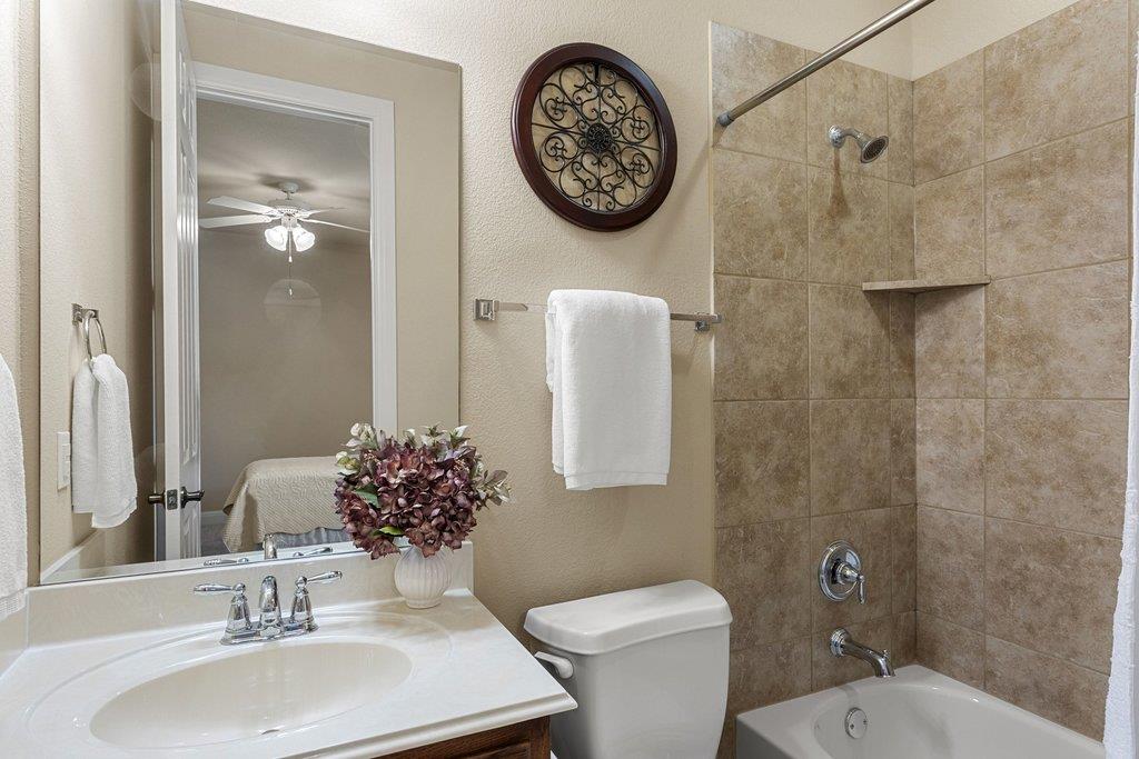 3806 Avery Woods Ln Property Photo 24
