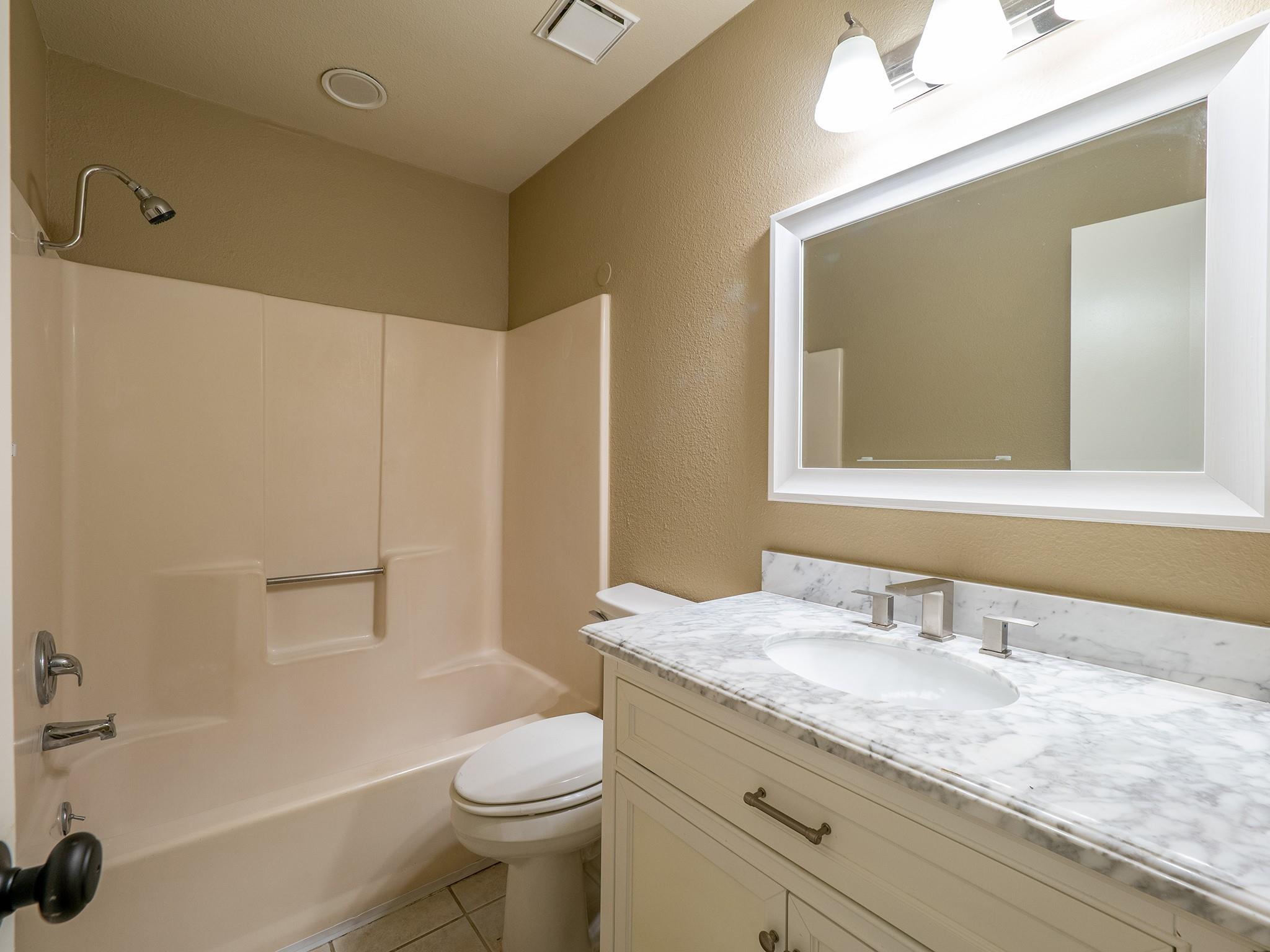 16829 Whitebrush Loop Property Photo 8