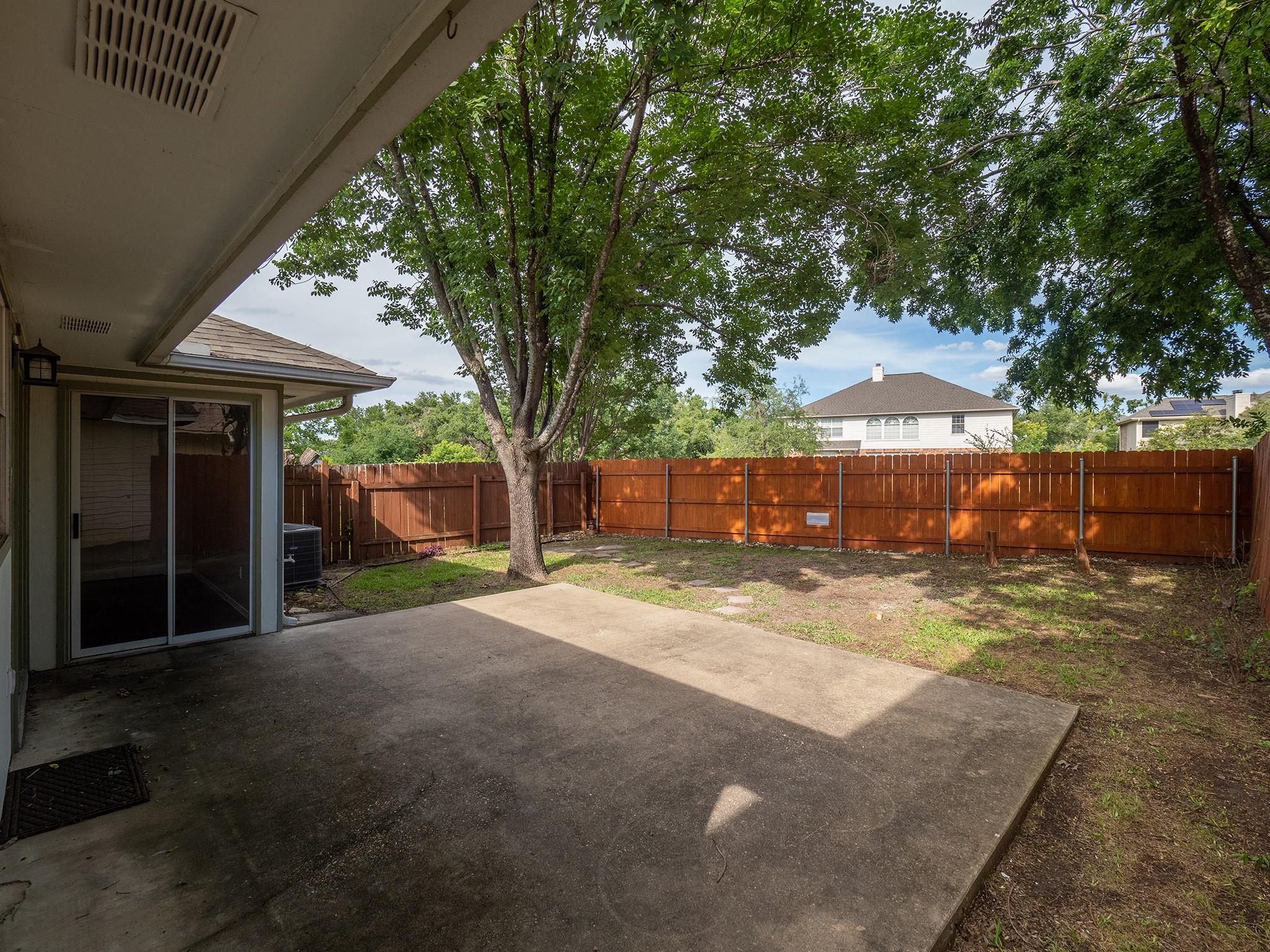 16829 Whitebrush Loop Property Photo 11
