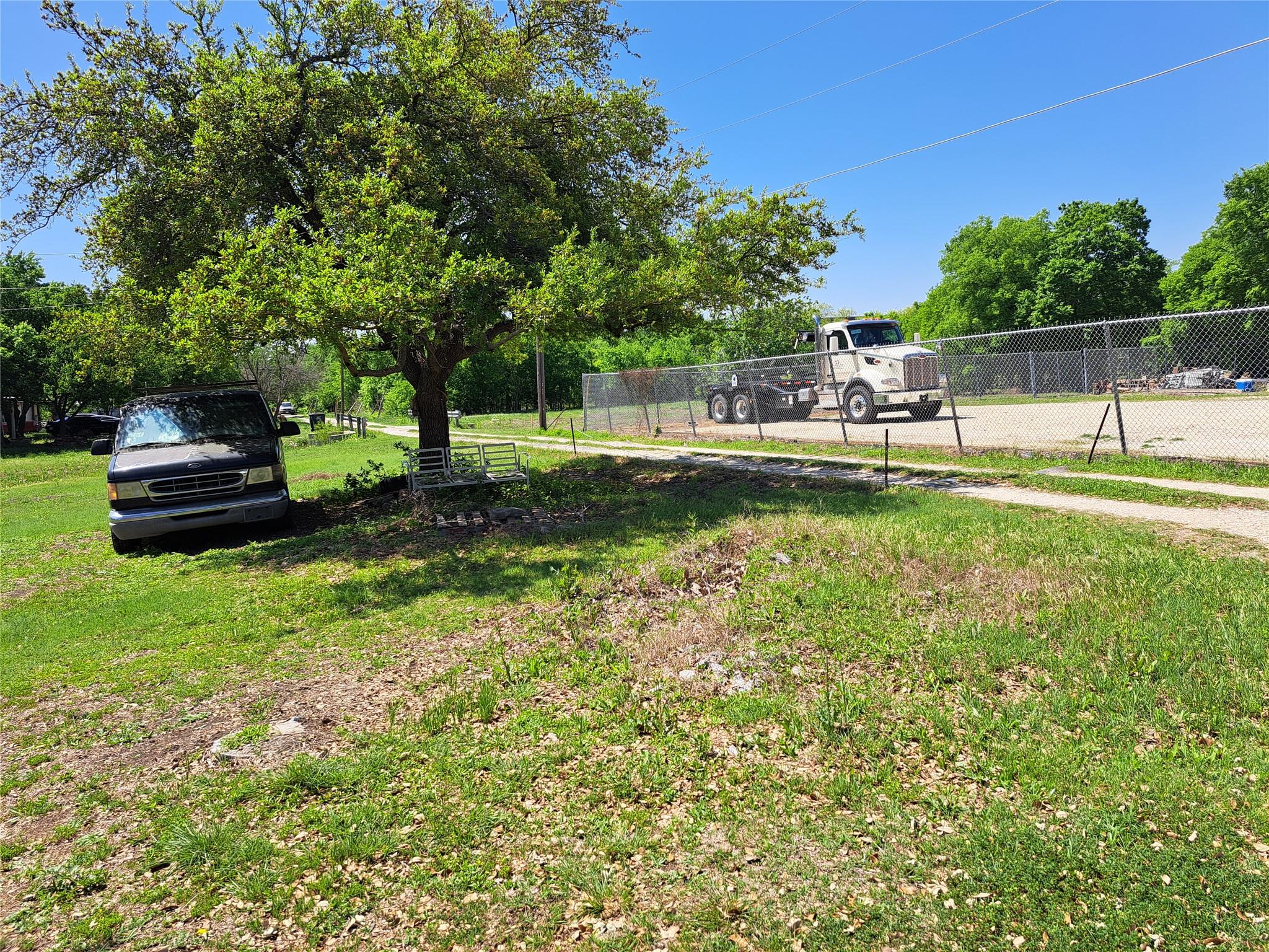 155 Hernandez Ln Property Photo 4