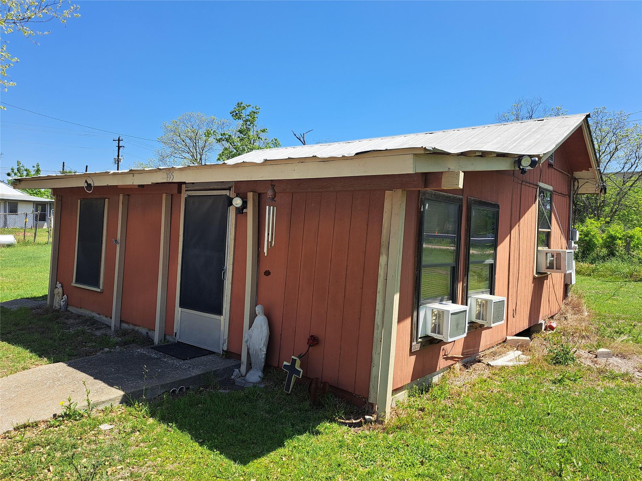 155 Hernandez Ln Property Photo 6