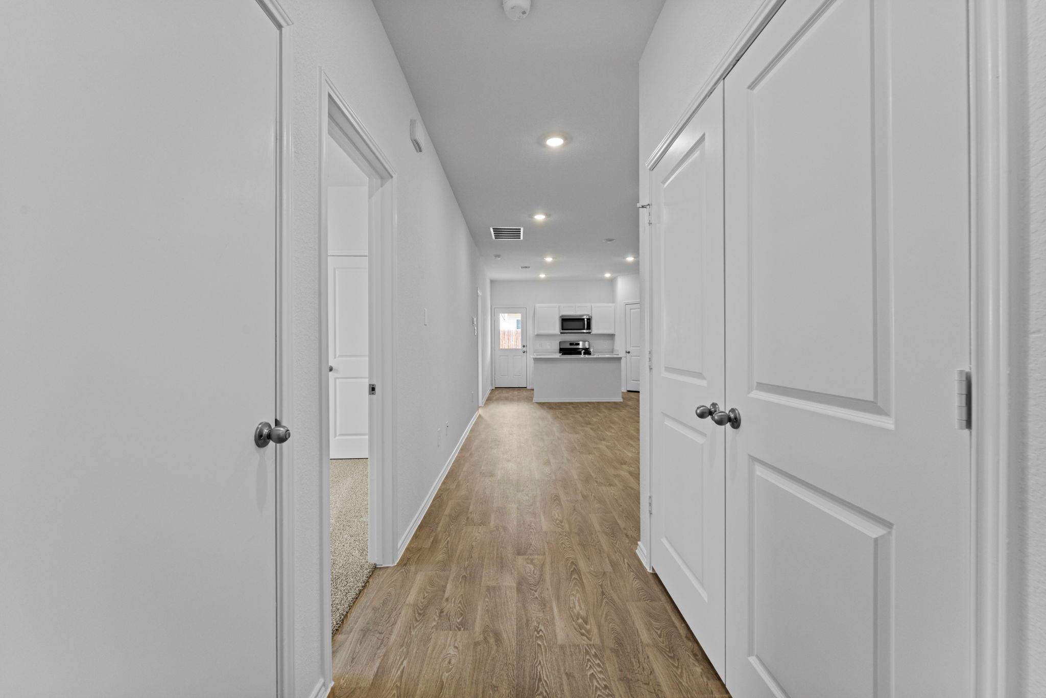 231 Harrison Xing #a Property Photo 2