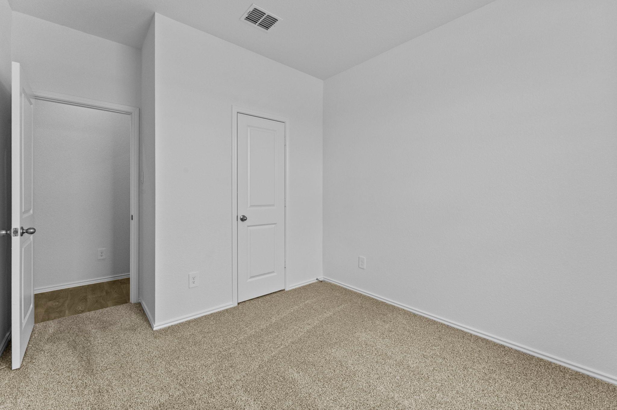 231 Harrison Xing #a Property Photo 6