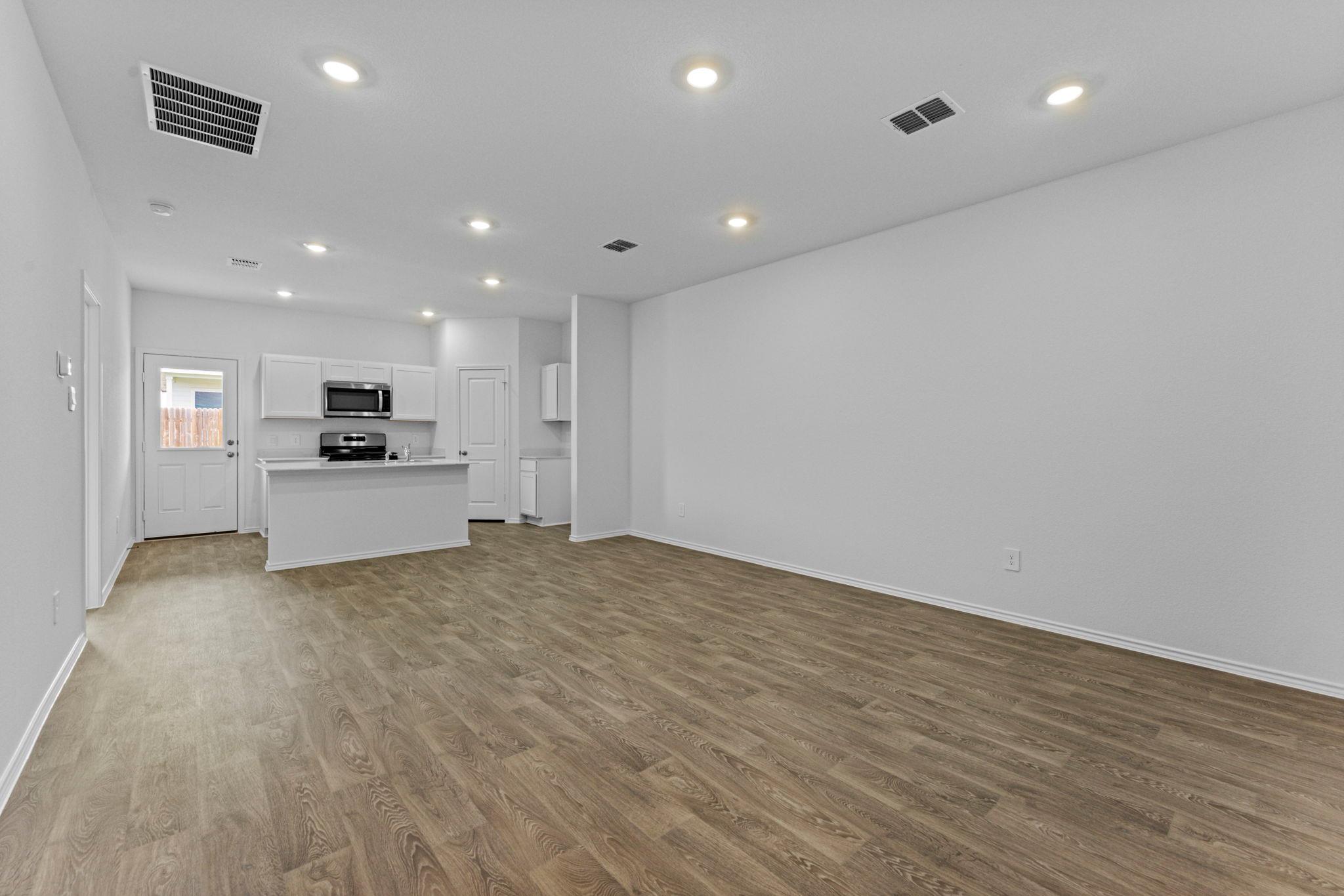 231 Harrison Xing #a Property Photo 11