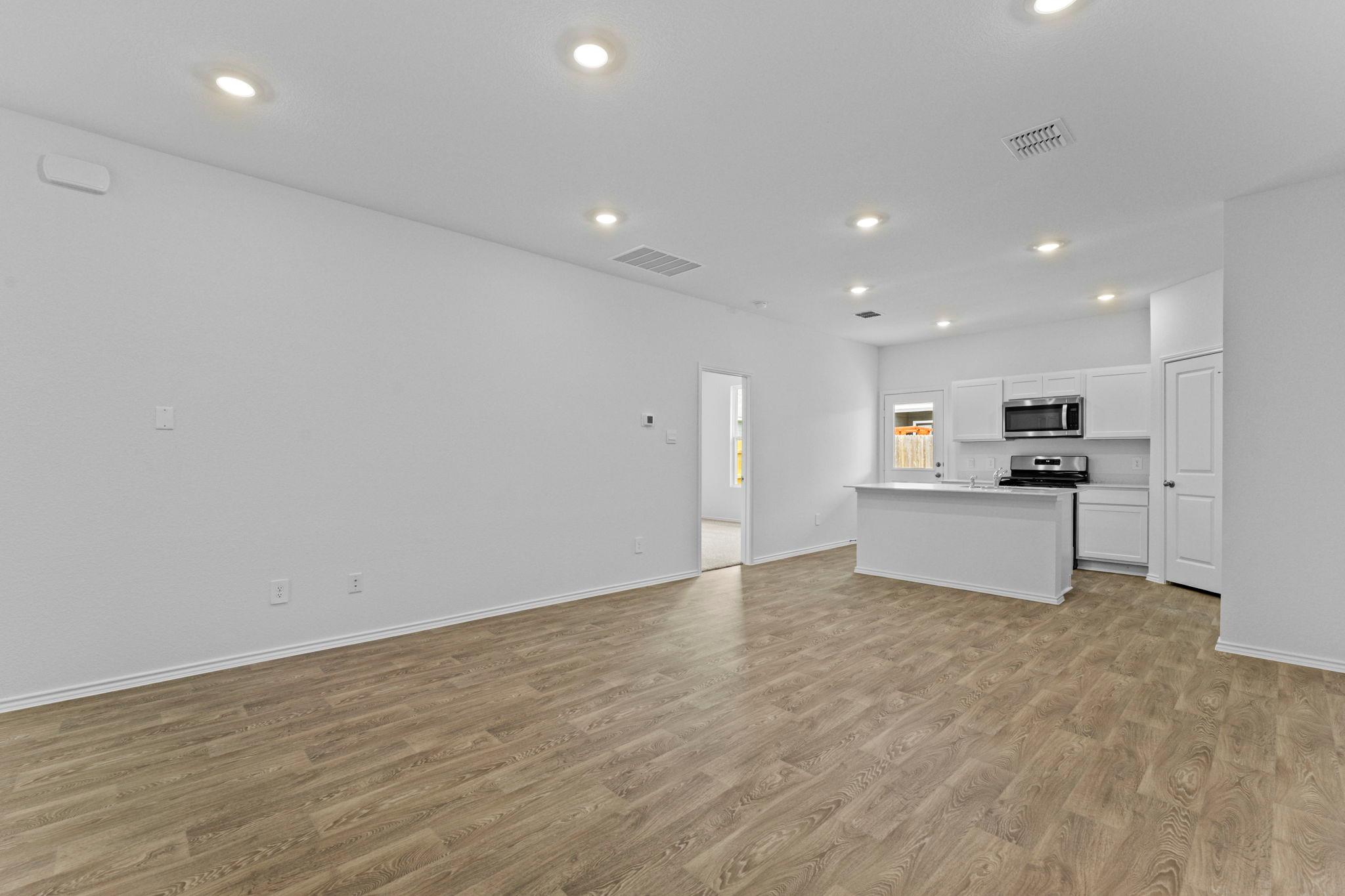 231 Harrison Xing #a Property Photo 13
