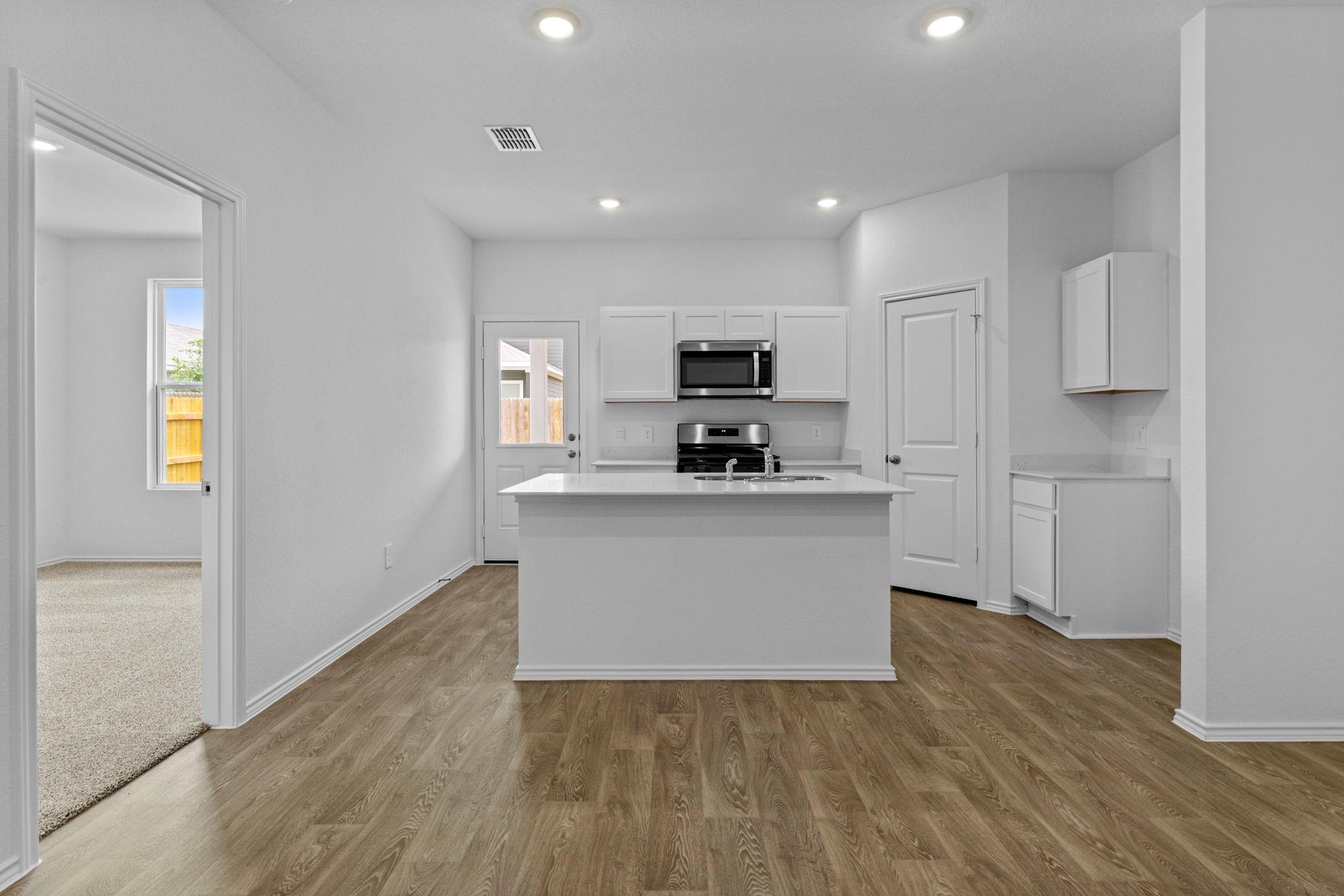 231 Harrison Xing #a Property Photo 14