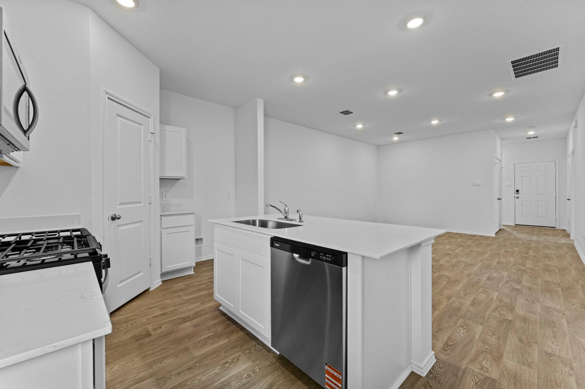 231 Harrison Xing #a Property Photo 16