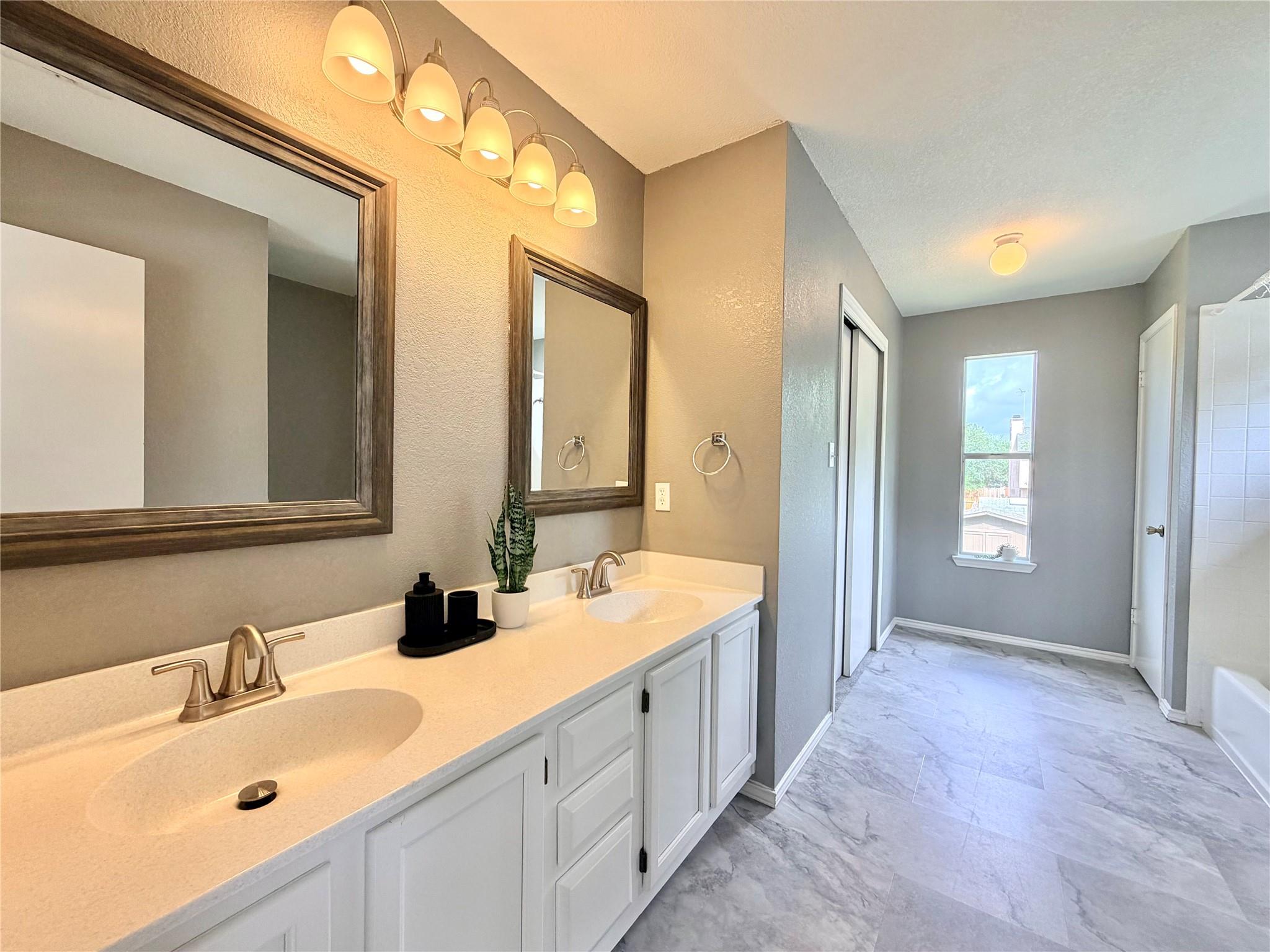 1417 Deer Ledge Trl Property Photo 12