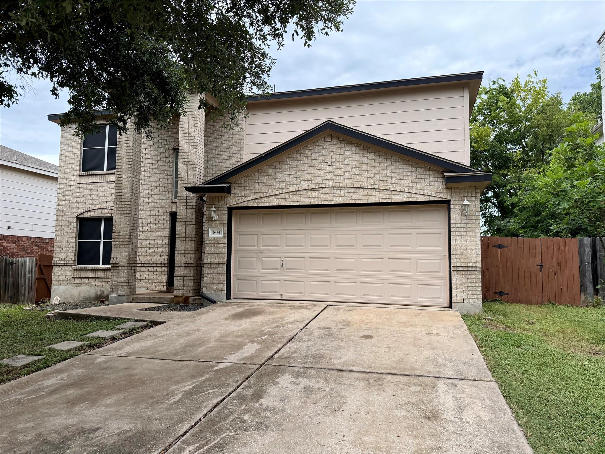 804 Tapestry Cv Property Photo 3