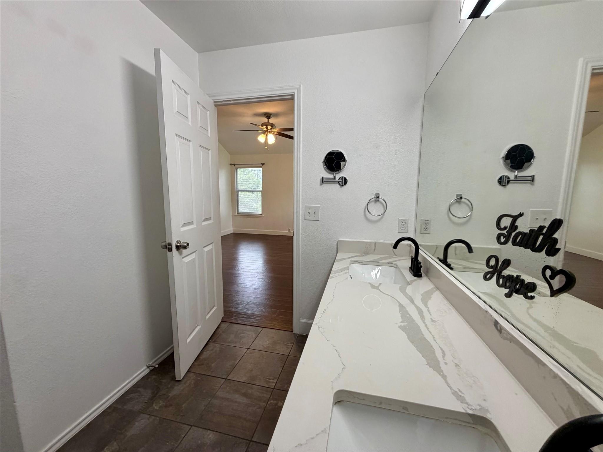804 Tapestry Cv Property Photo 18