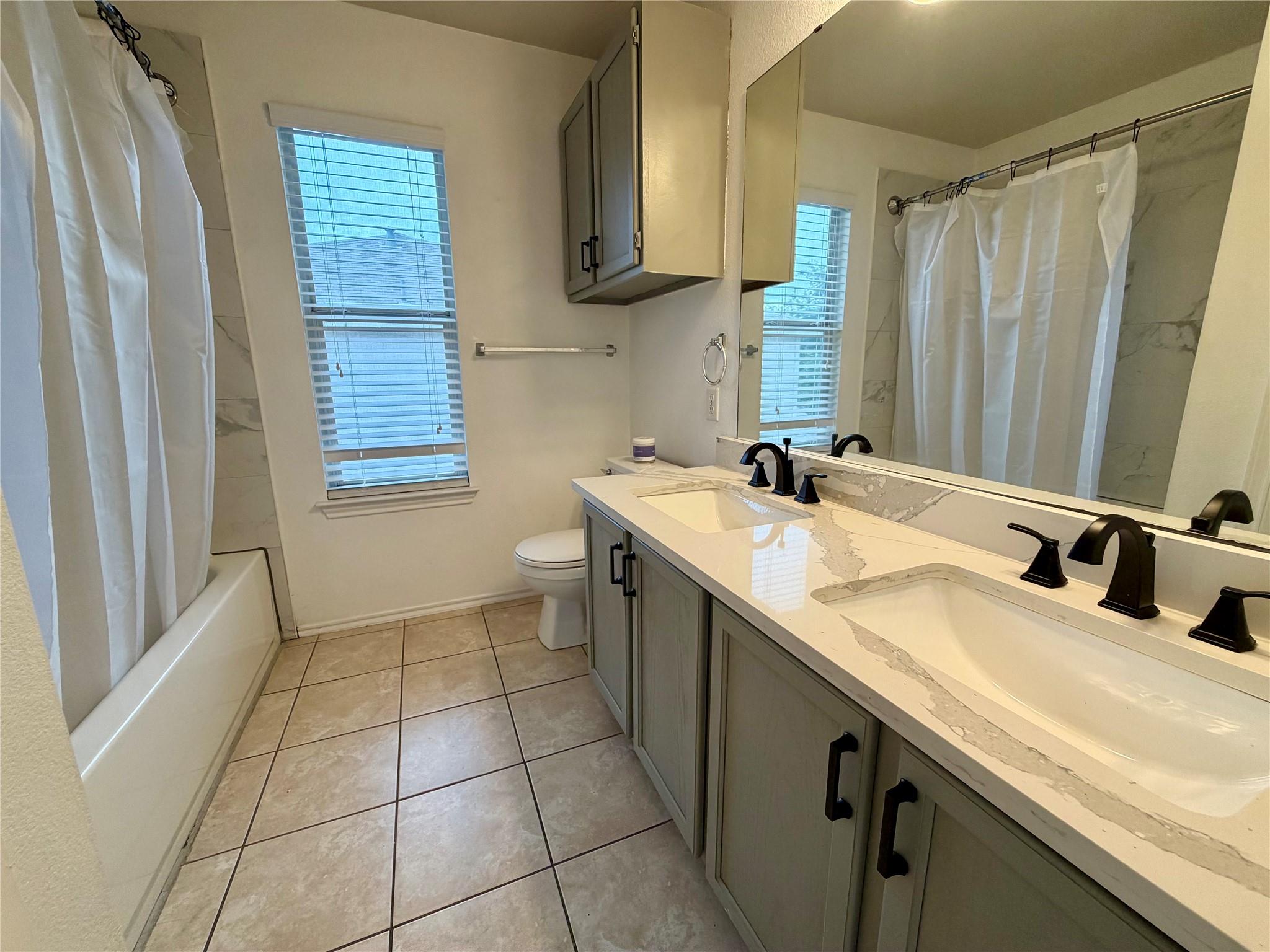 804 Tapestry Cv Property Photo 24