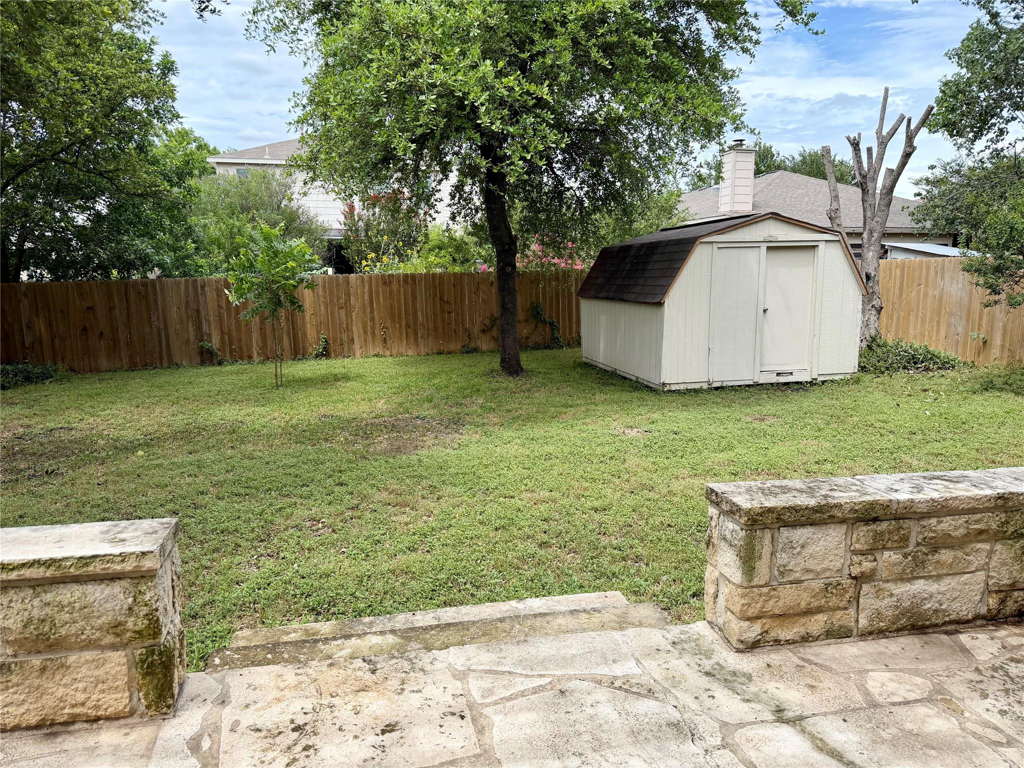 804 Tapestry Cv Property Photo 32