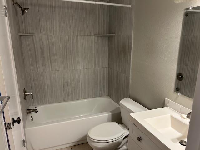 1616 Elmhurst Dr #b Property Photo 4