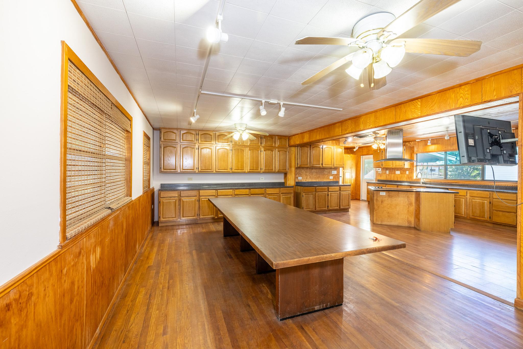 1724 Hickston St Property Photo 4