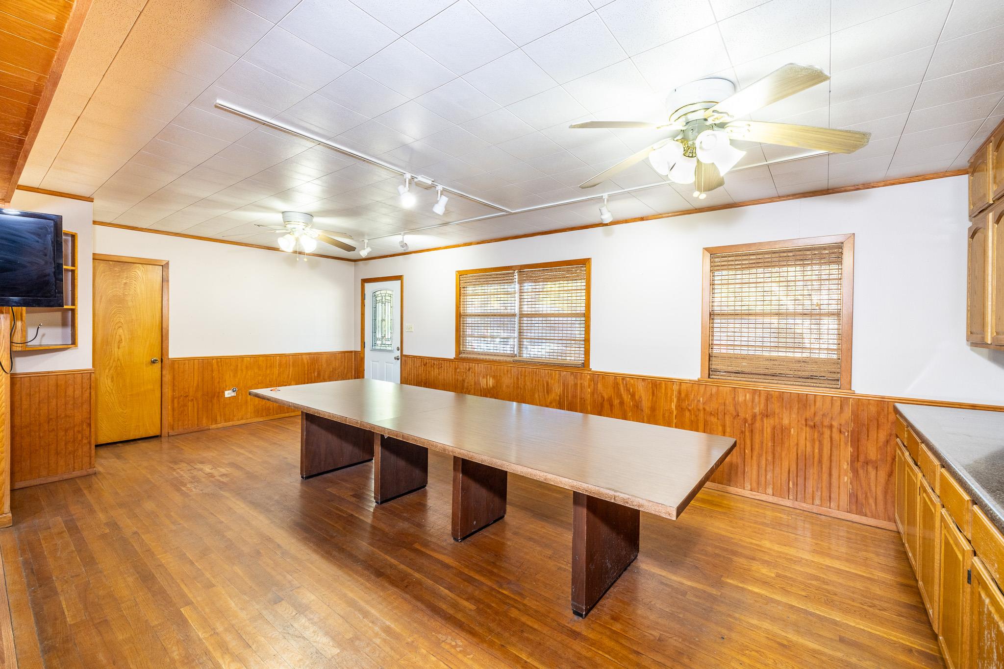 1724 Hickston St Property Photo 6