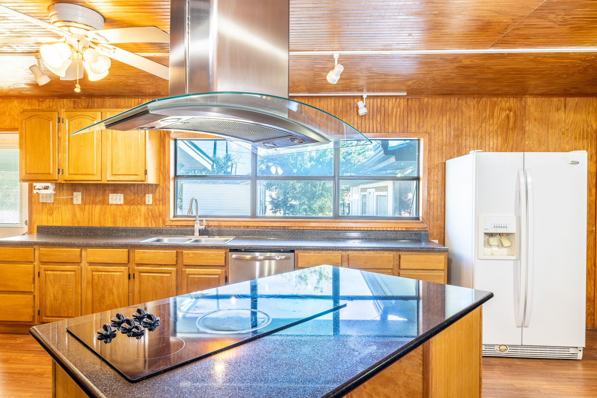 1724 Hickston St Property Photo 10