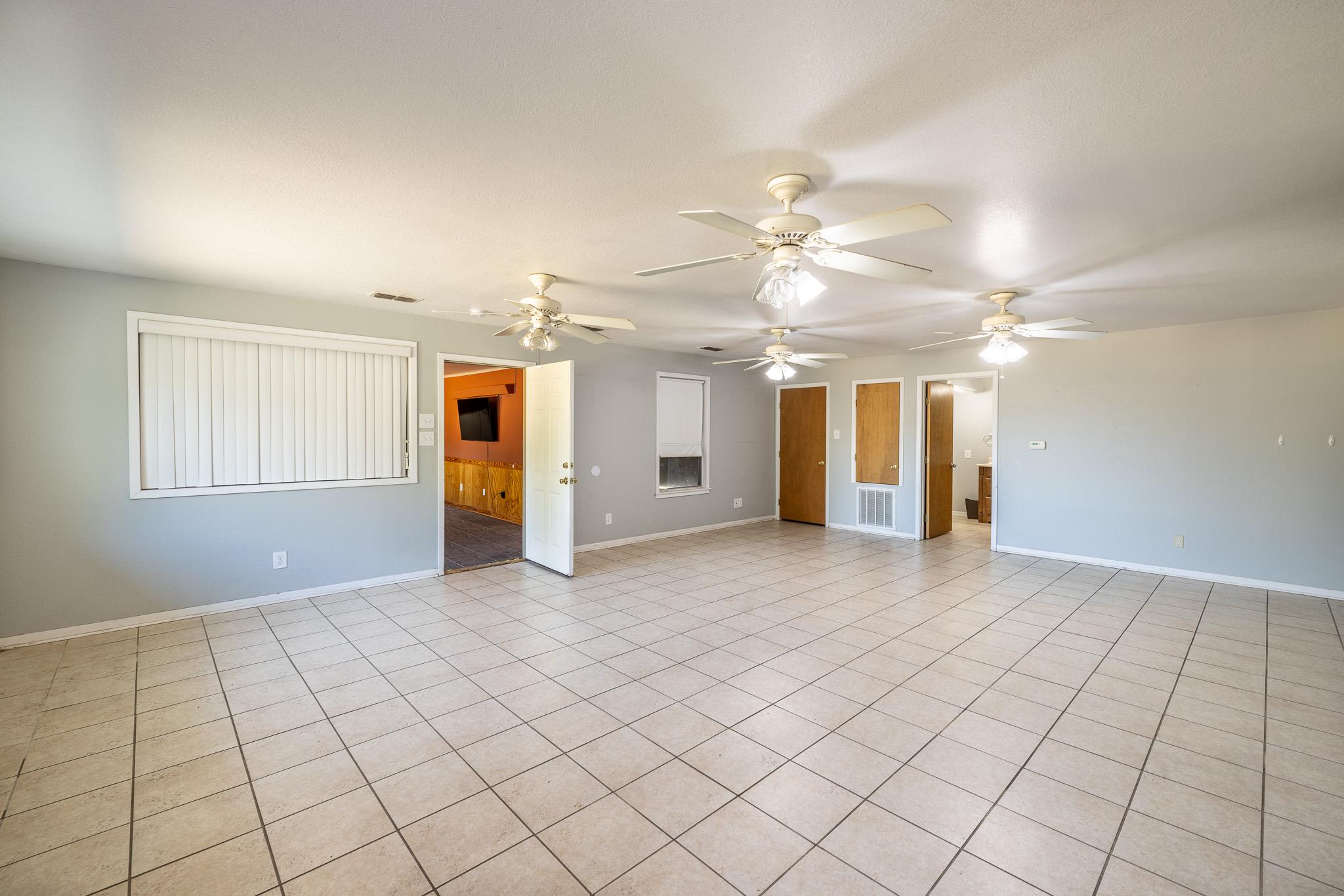 1724 Hickston St Property Photo 19