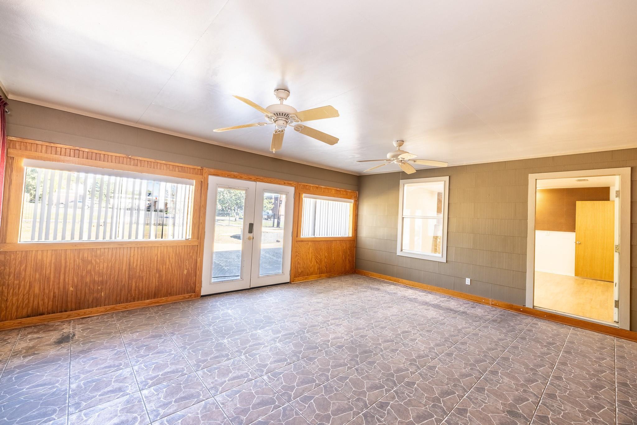 1724 Hickston St Property Photo 22