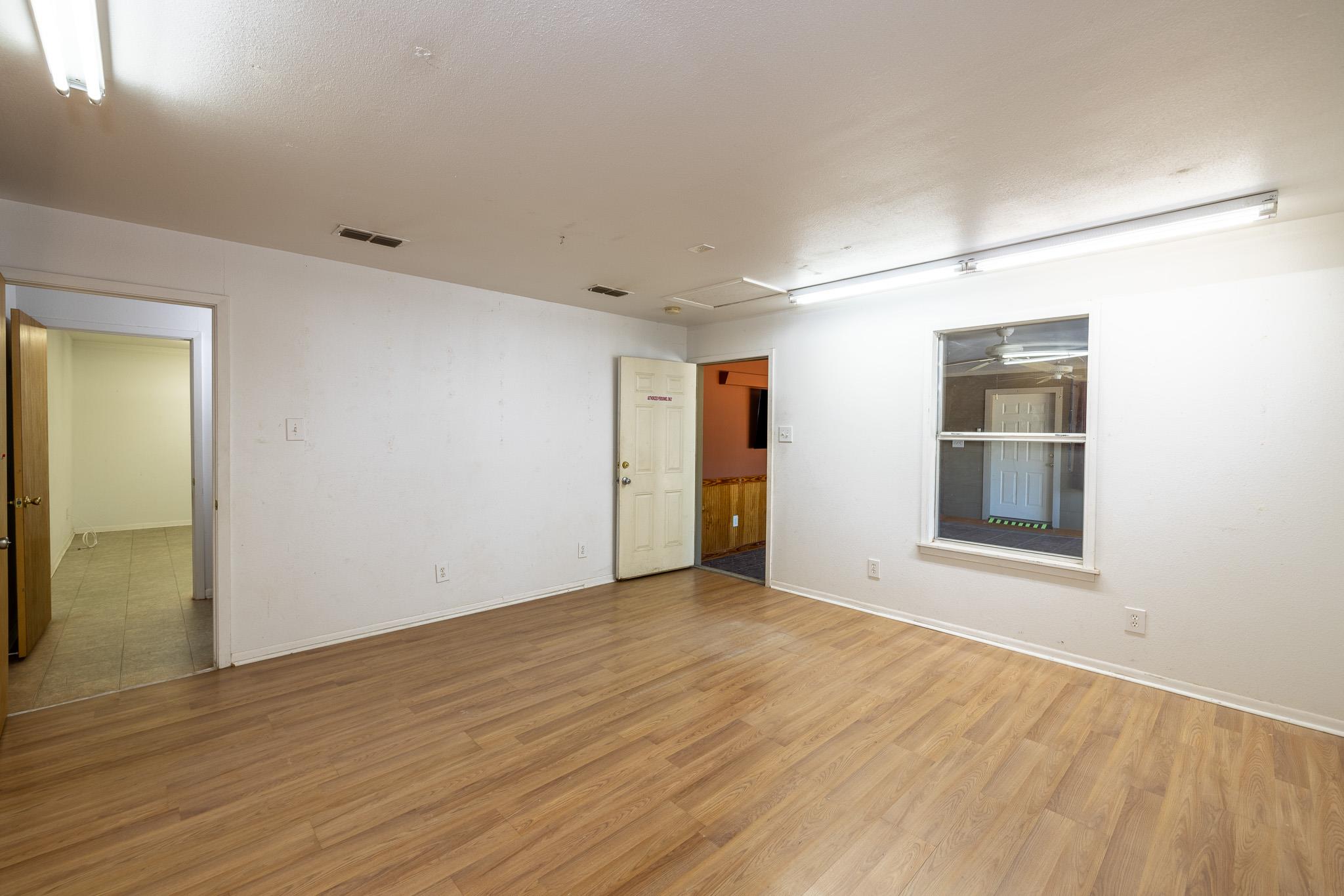 1724 Hickston St Property Photo 23