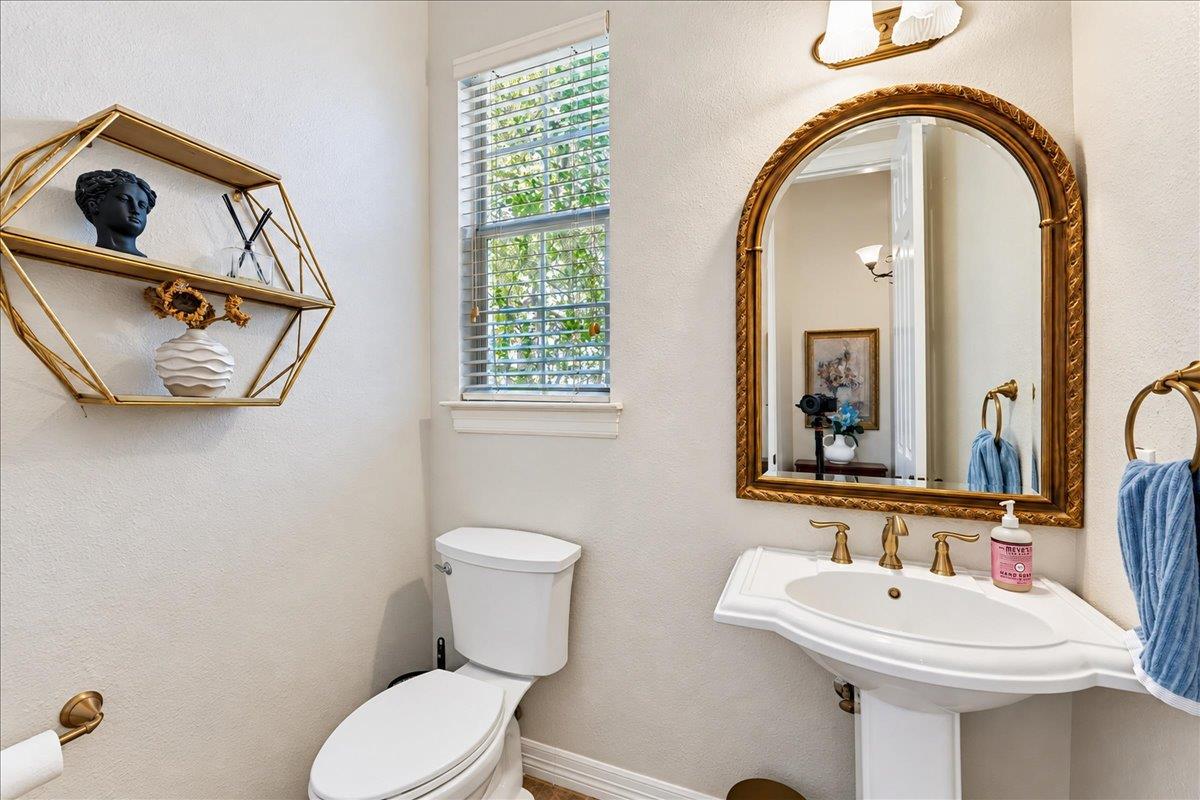 3817 Gaines Ct Property Photo 7