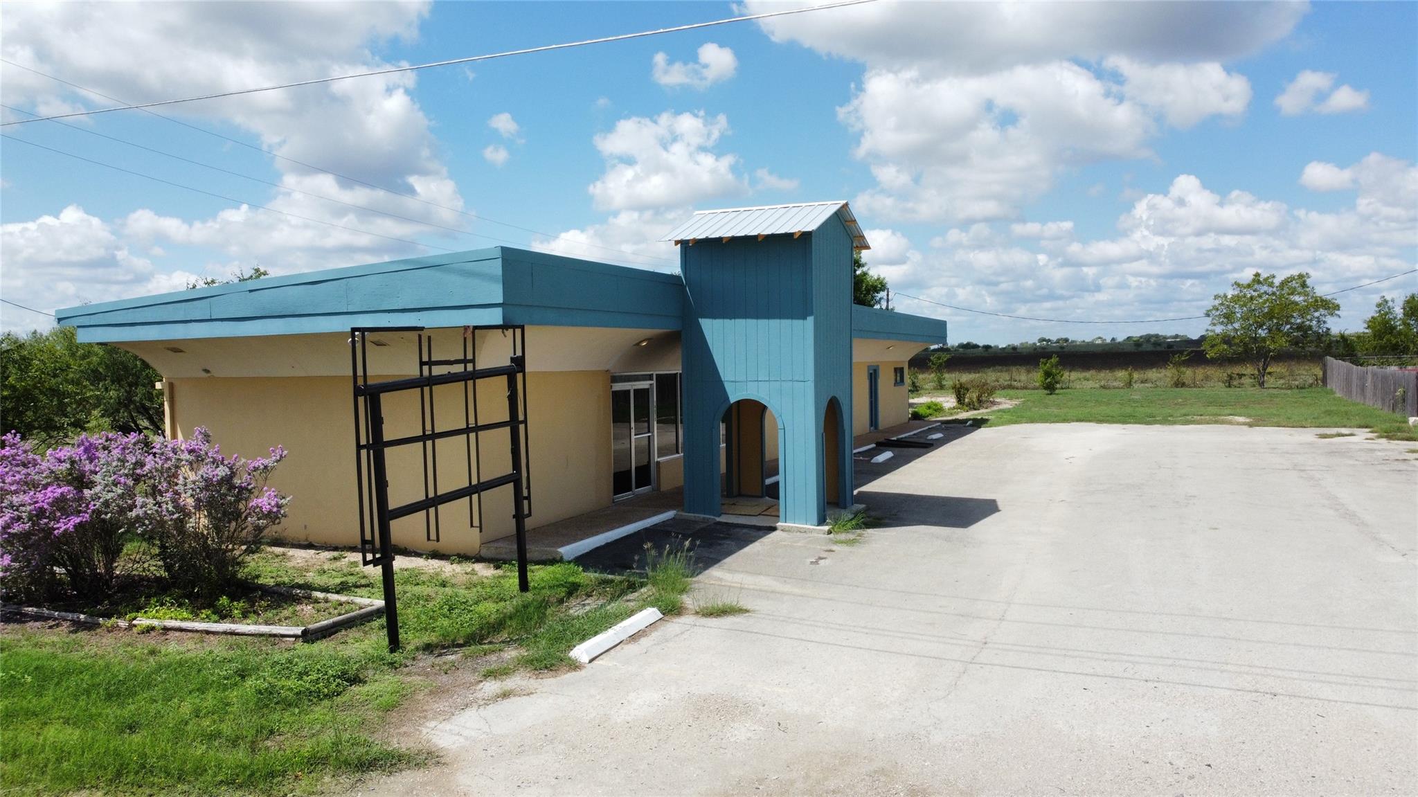 16870 N State Highway 123 None Property Photo 4