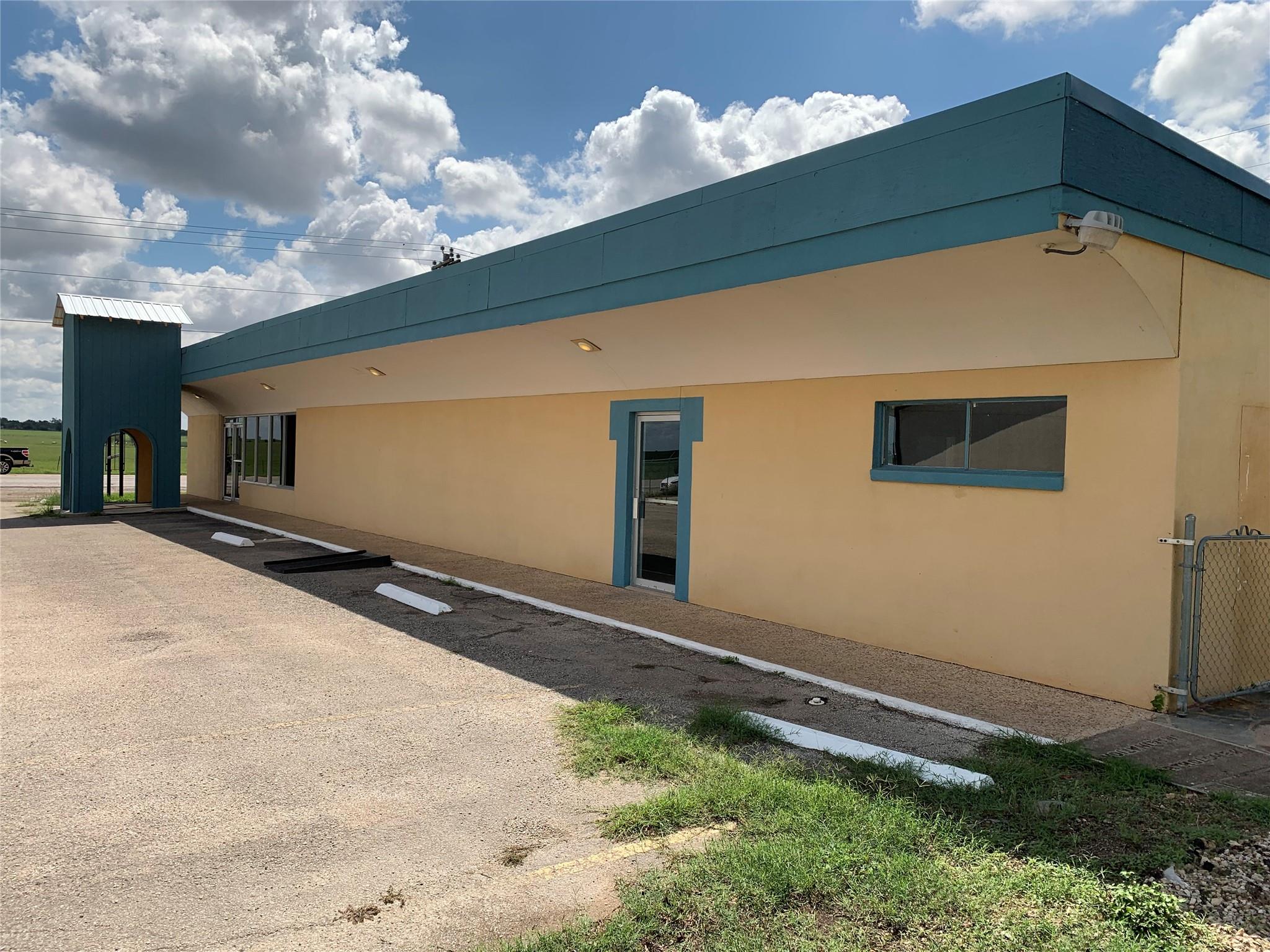 16870 N State Highway 123 None Property Photo 9