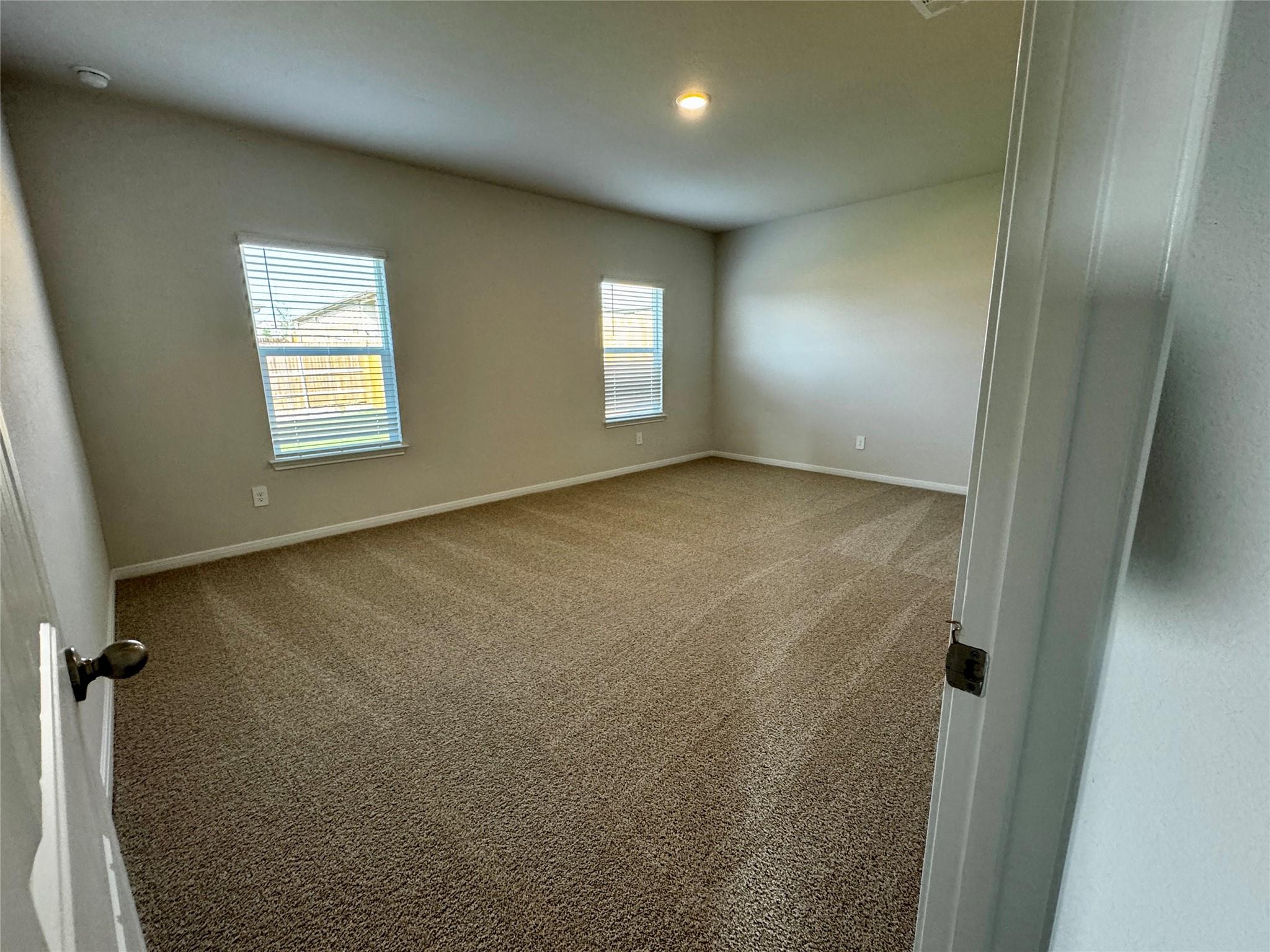 115 Bethpage Dr Property Photo 11