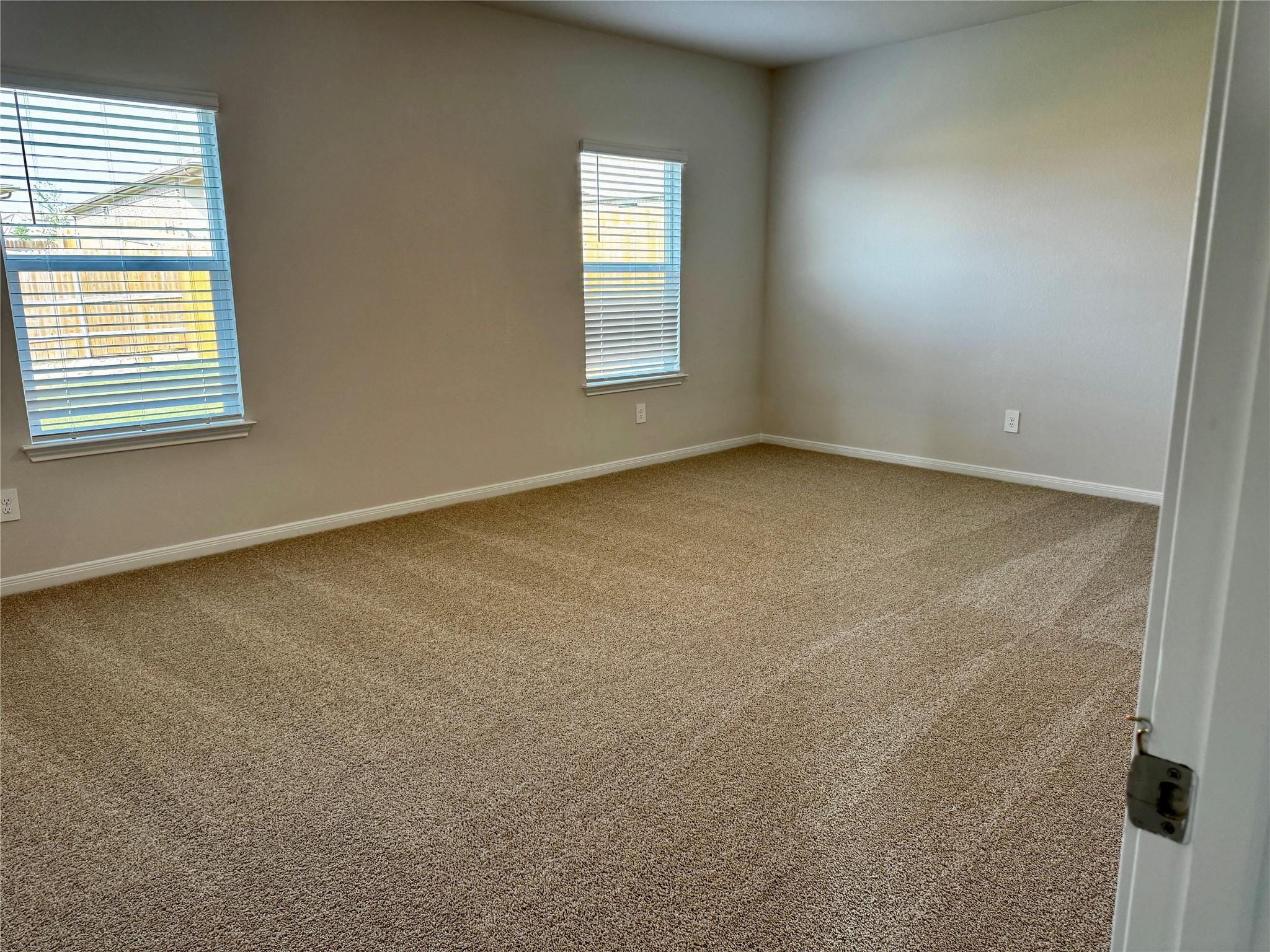 115 Bethpage Dr Property Photo 17