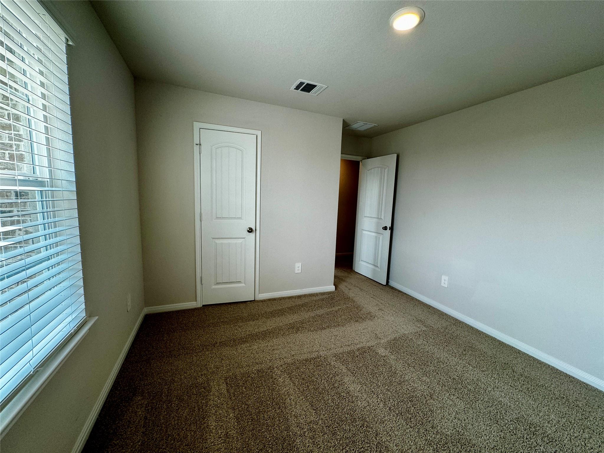 115 Bethpage Dr Property Photo 26