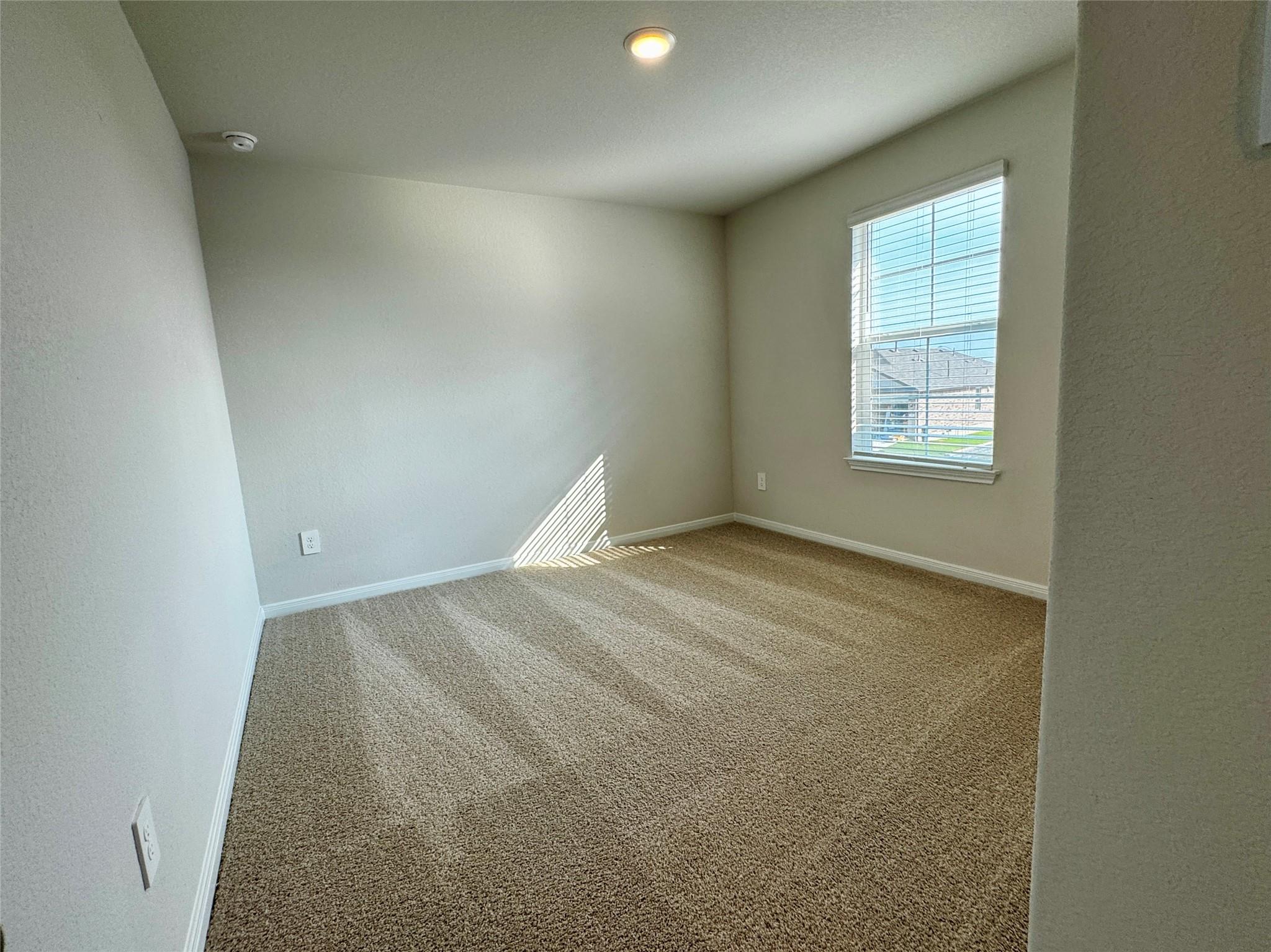 115 Bethpage Dr Property Photo 28