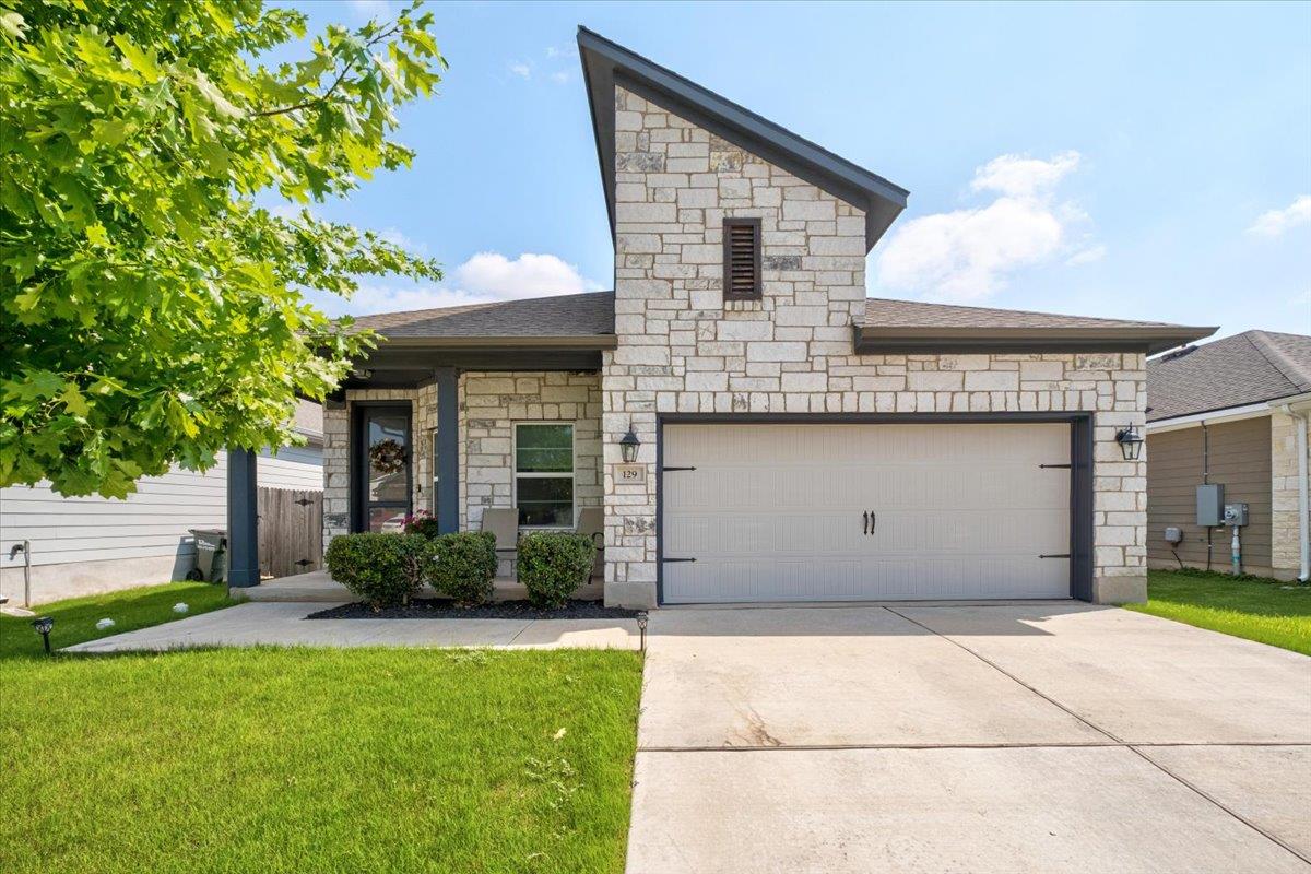 129 Lacey Oak Loop Property Photo 1