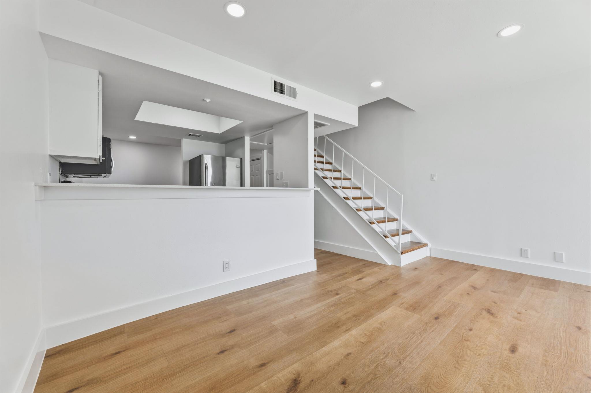 119 E 6th St #703 Property Photo 14