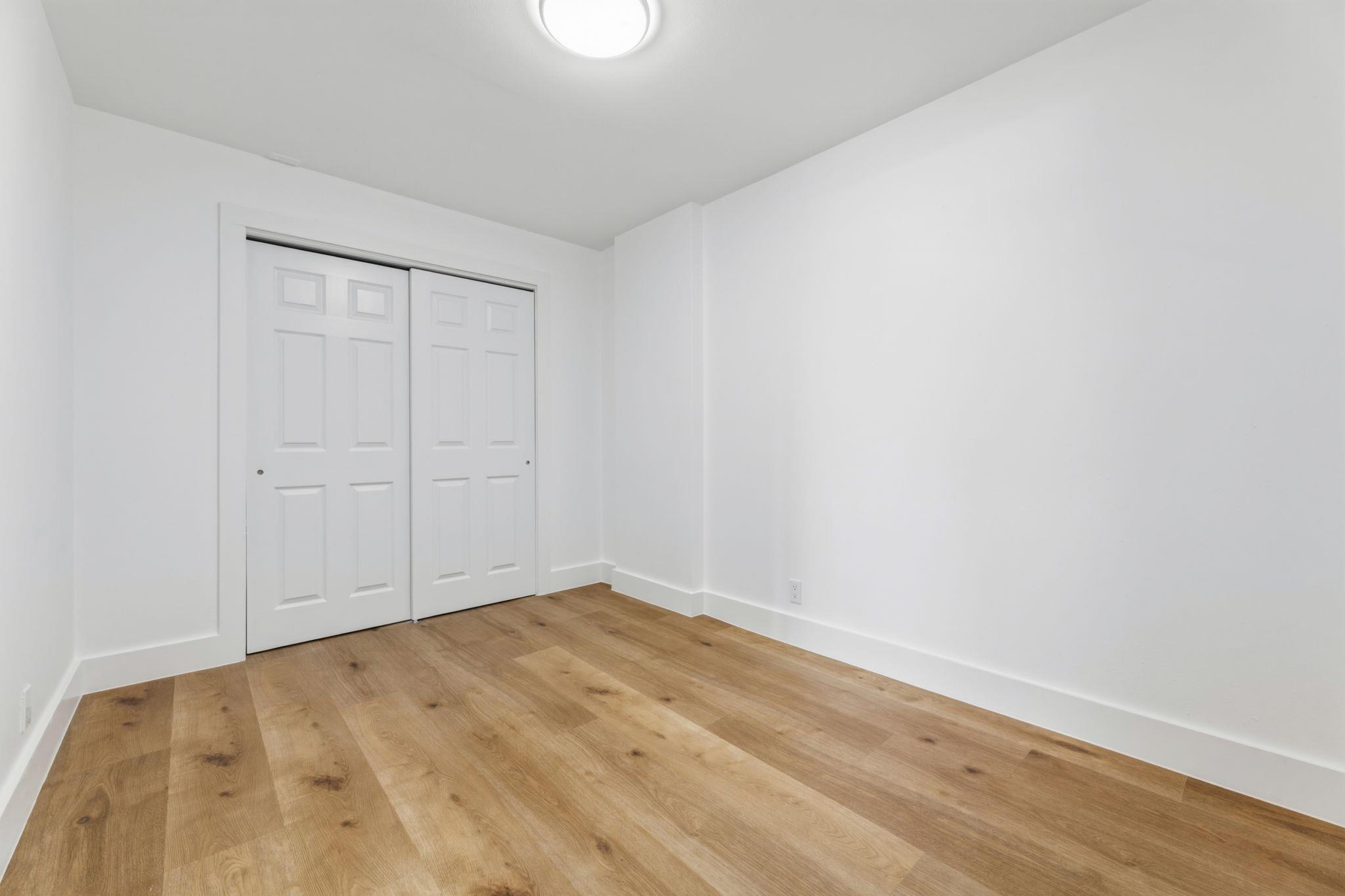 119 E 6th St #703 Property Photo 24