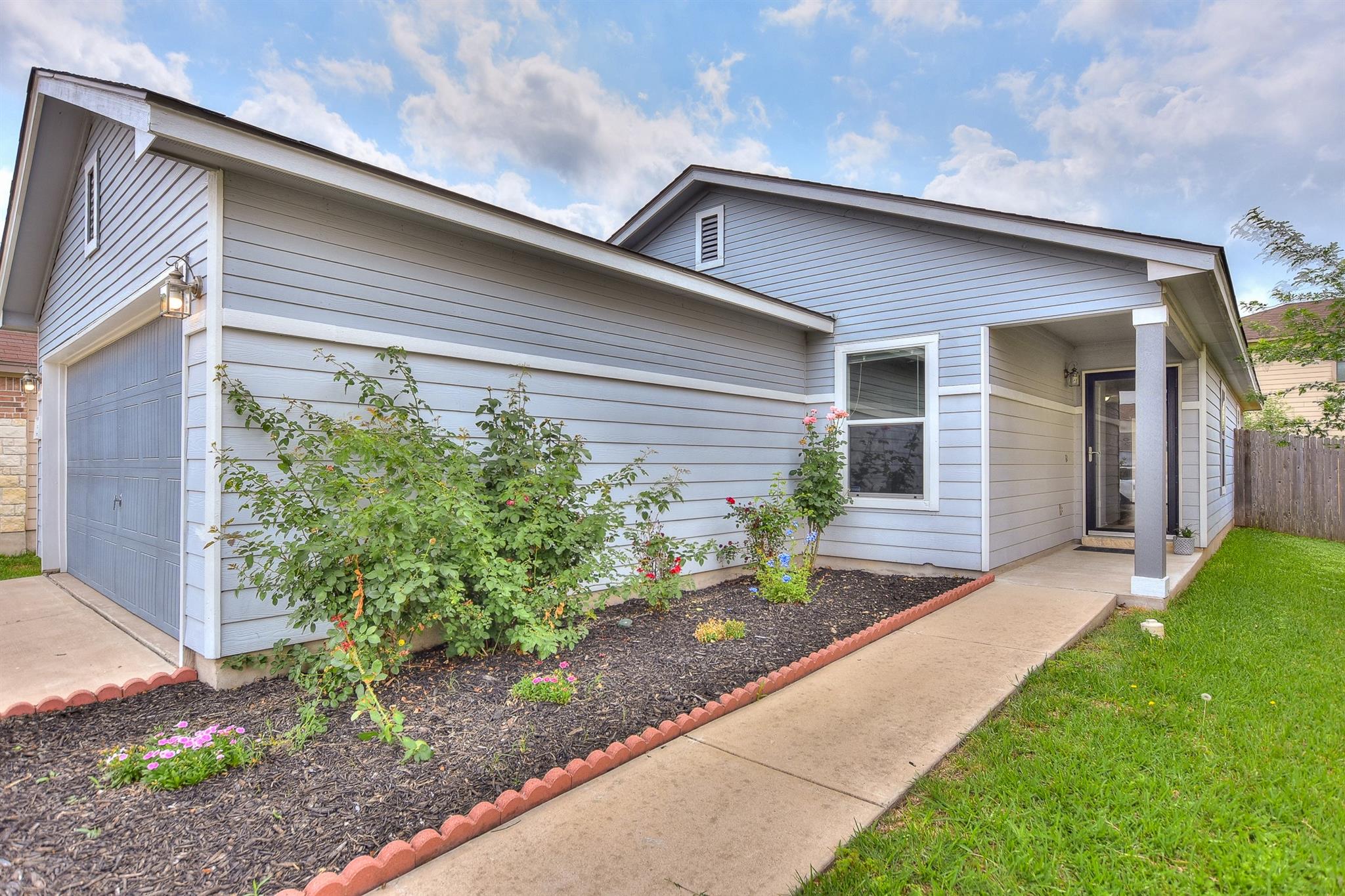 2206 Weiss Ln Property Photo 1