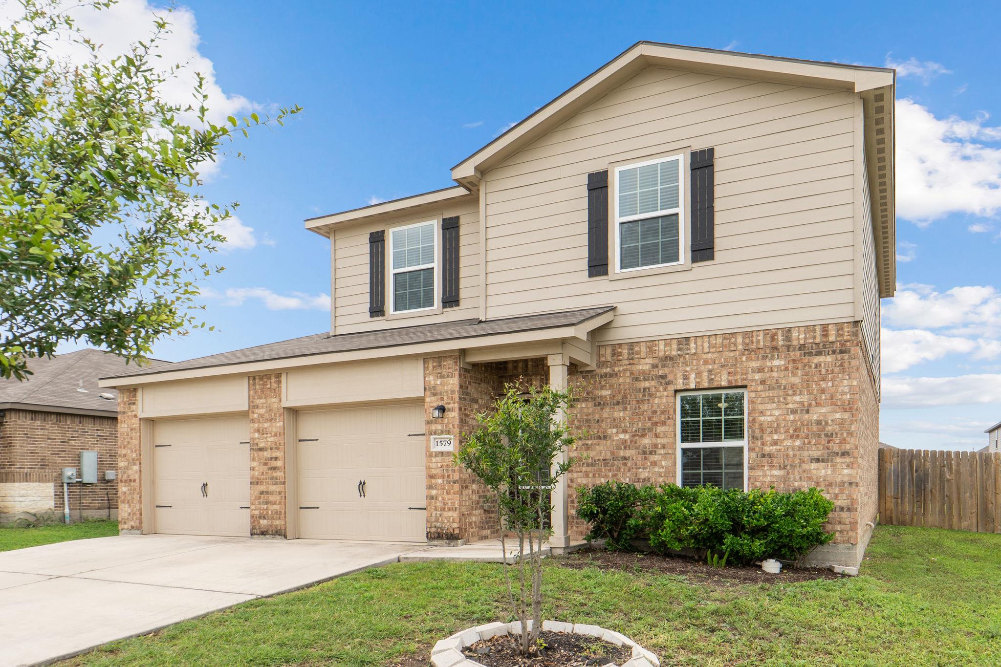 1579 Violet Ln Property Photo 1