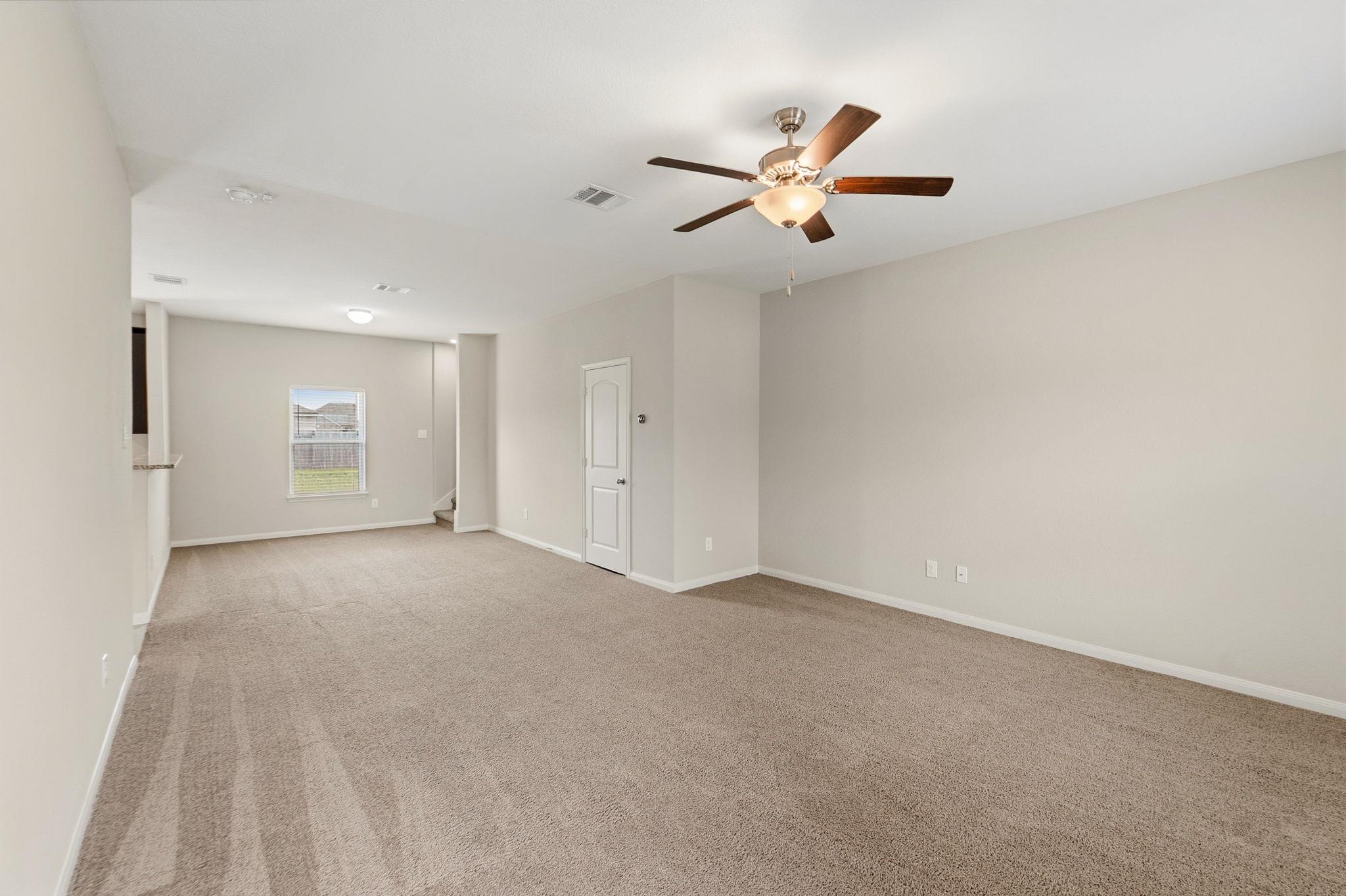 1579 Violet Ln Property Photo 5