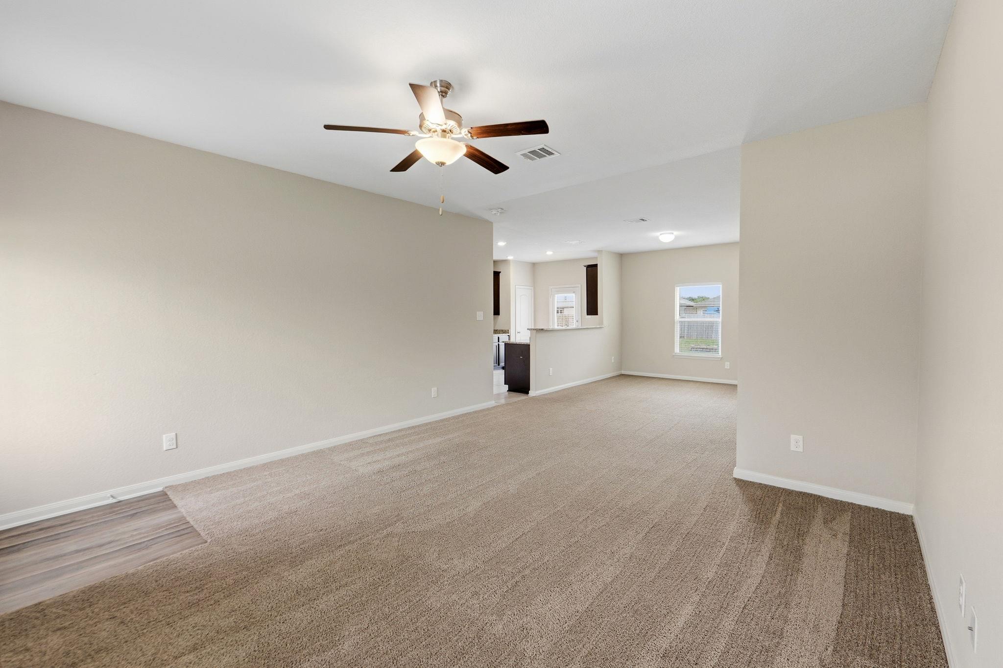 1579 Violet Ln Property Photo 6