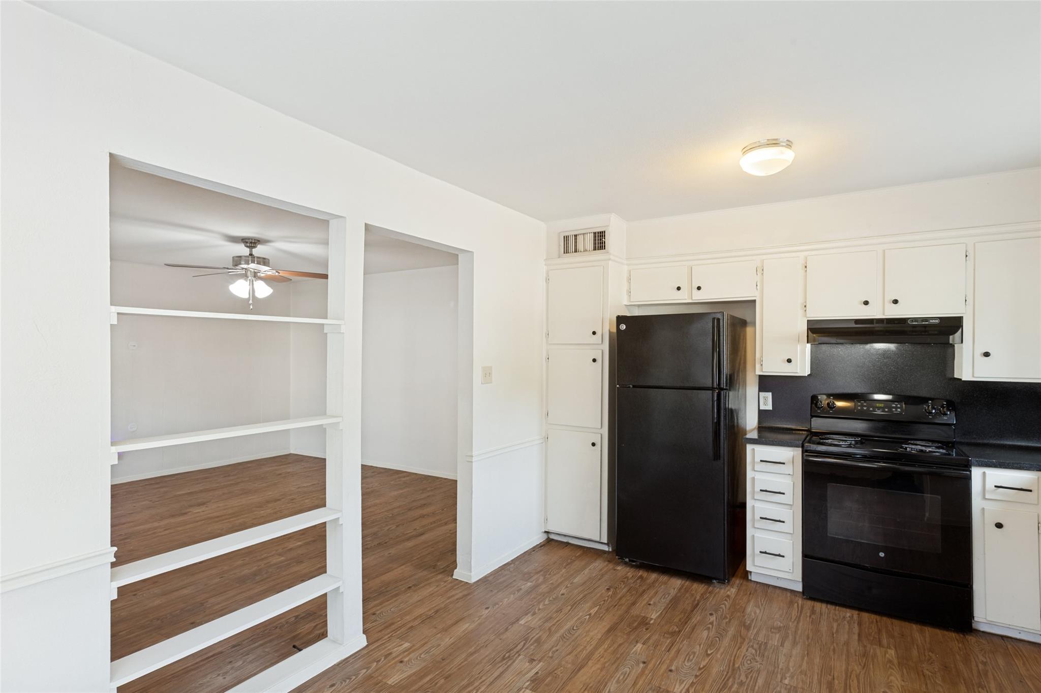 1212 Hollow Creek Dr #b Property Photo 6