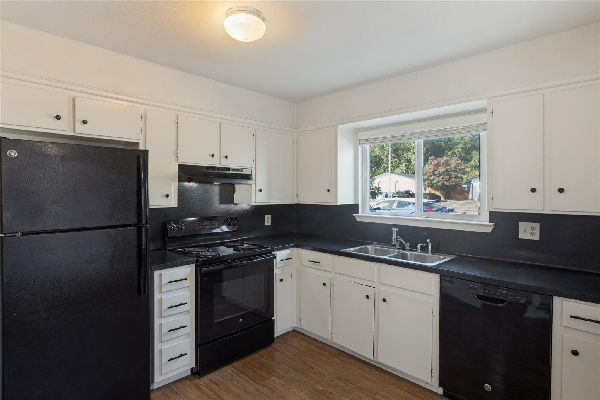 1212 Hollow Creek Dr #b Property Photo 7