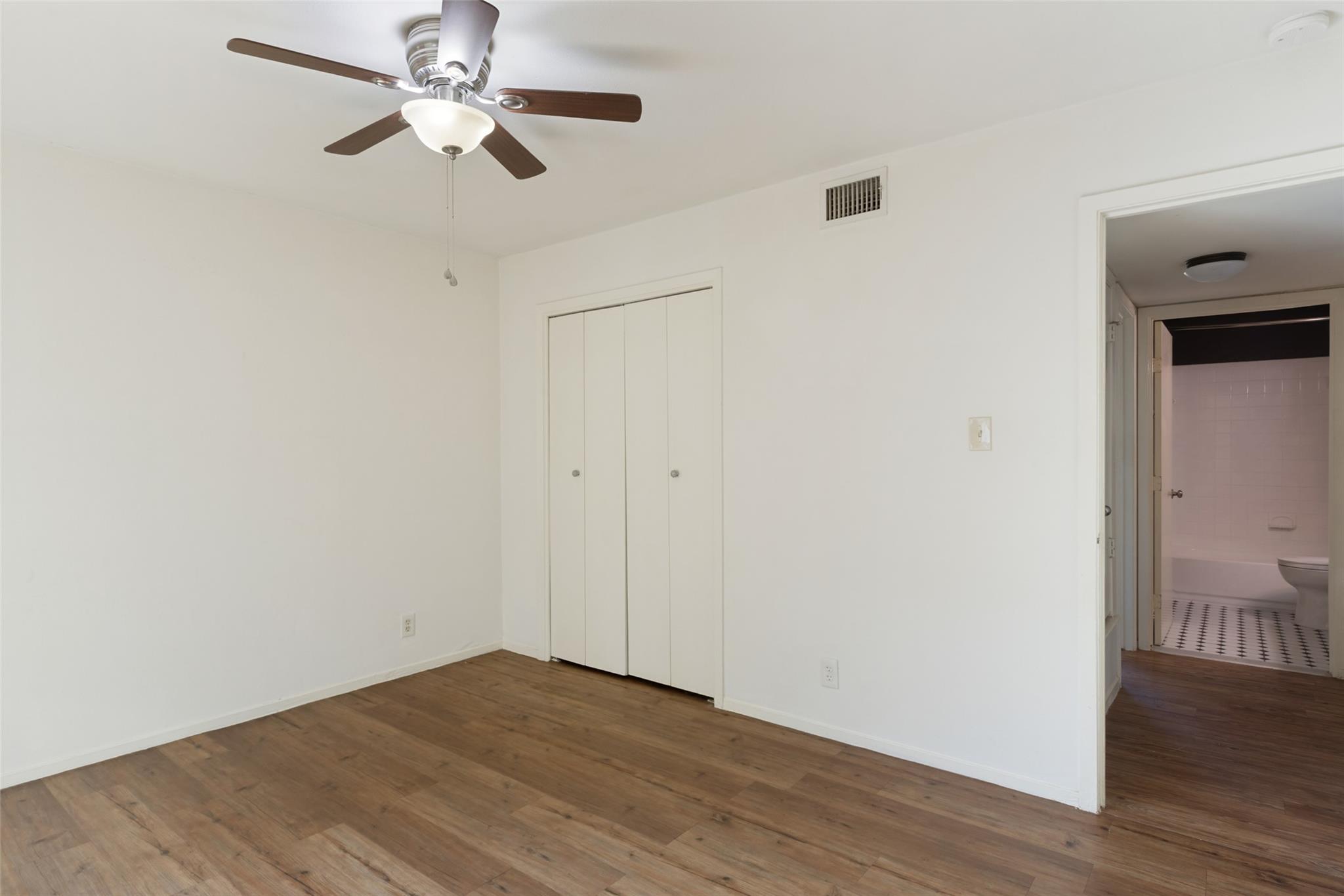 1212 Hollow Creek Dr #b Property Photo 10
