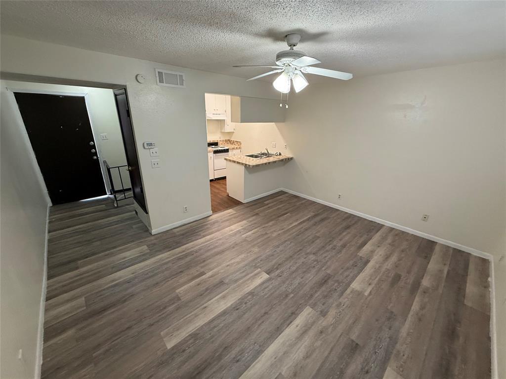 2408 Longview St #104. Property Photo 1