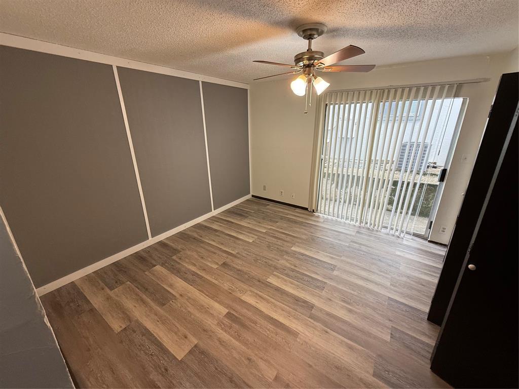 2408 Longview St #104. Property Photo 4