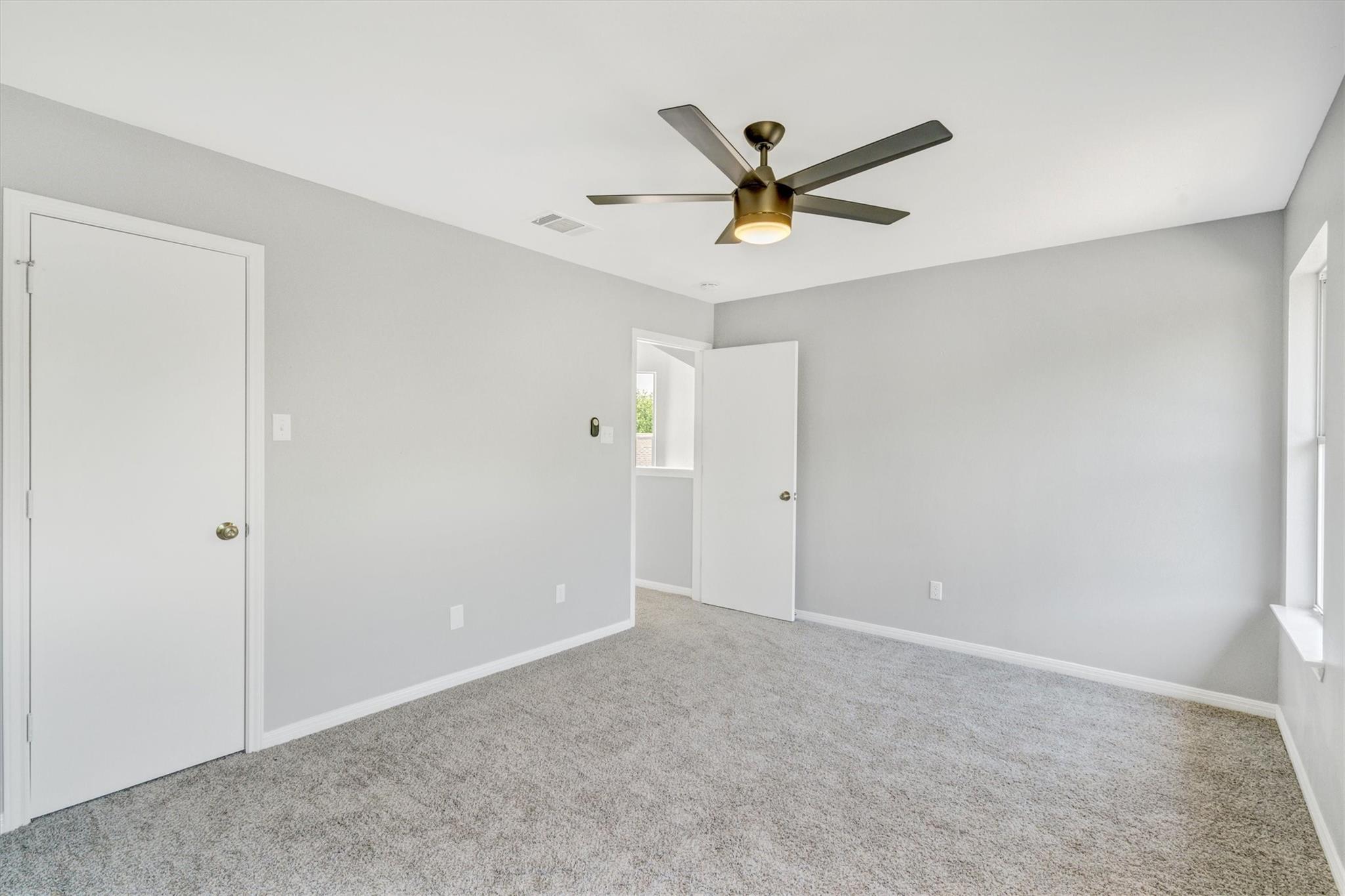 516 Gregory Ct Property Photo 16