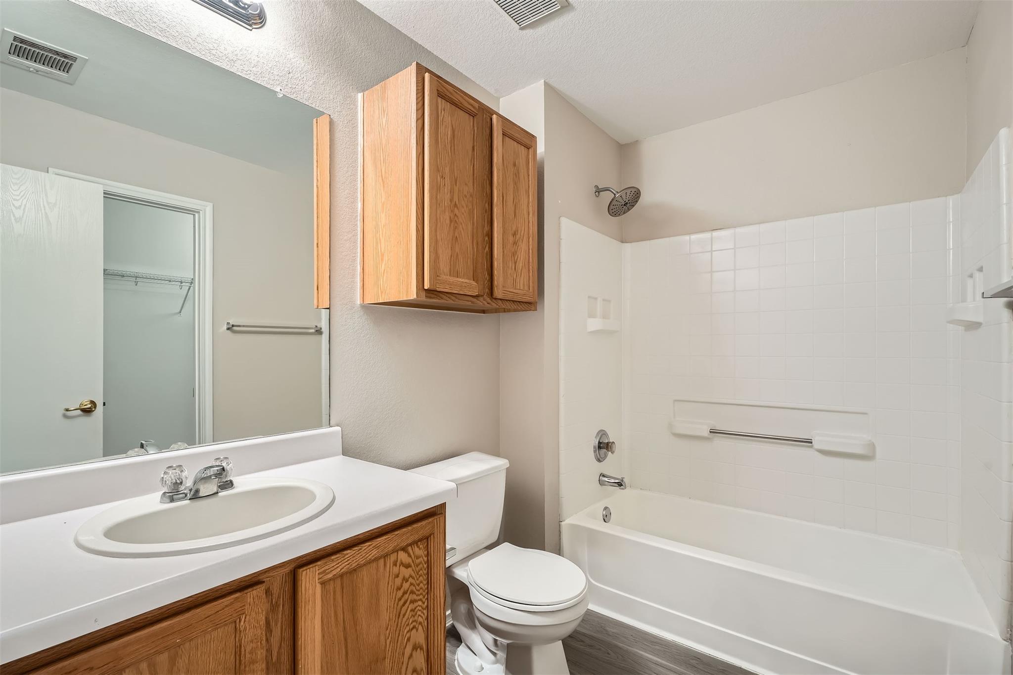 1609 Strickland Dr Property Photo 17