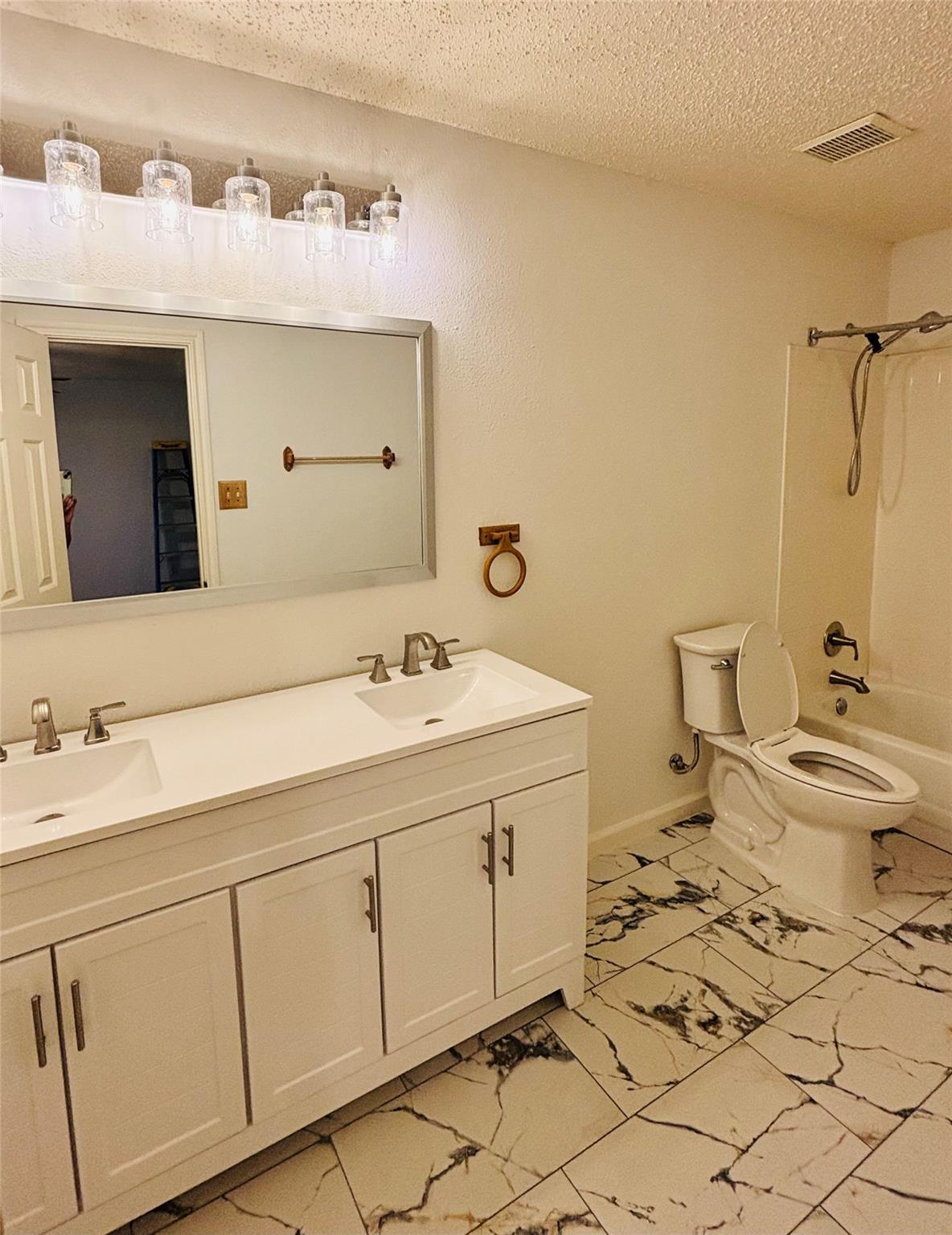 2508 Byfield Dr Property Photo 9