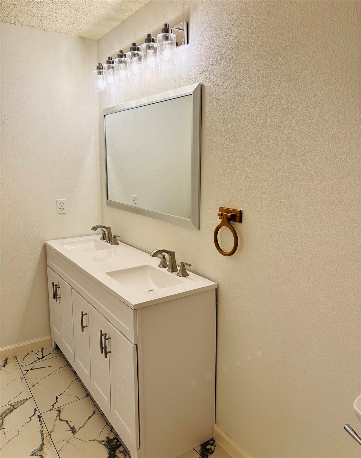 2508 Byfield Dr Property Photo 11